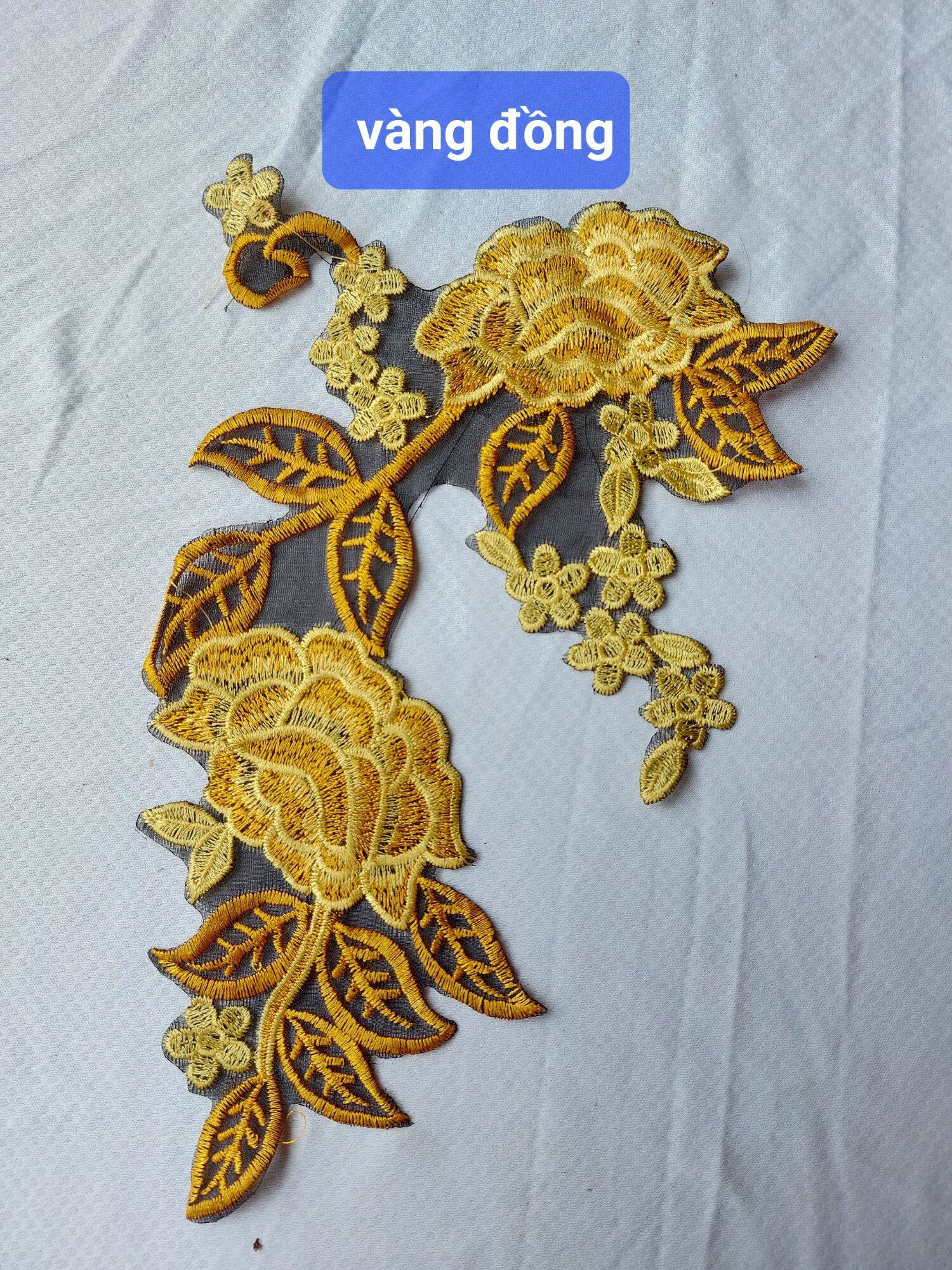 nhành hoa thêu đắp áo các màu ( Y59)