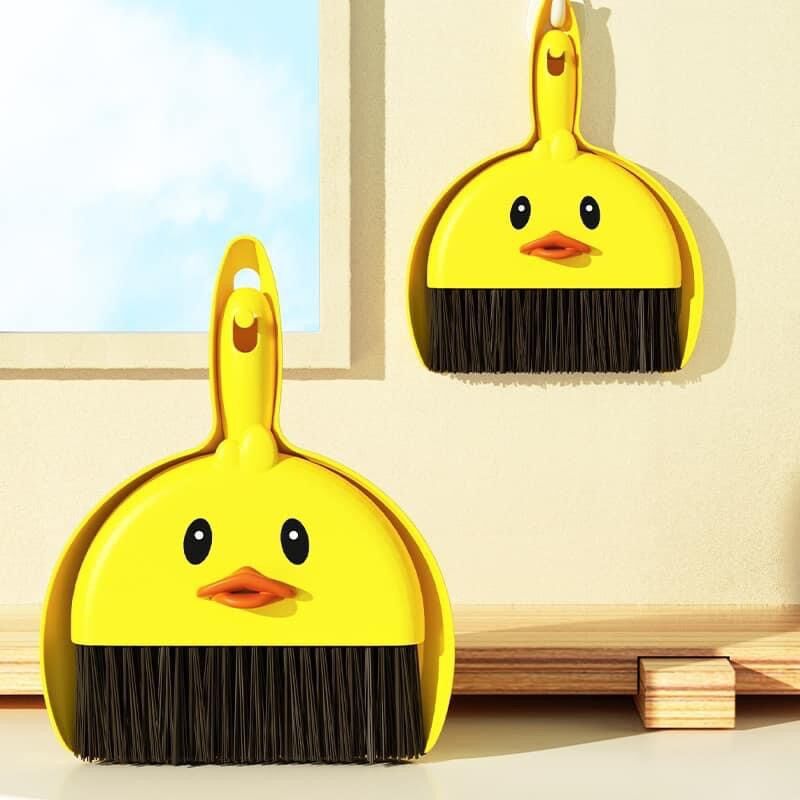 Bộ Chổi Quét Dọn Mini Hình con Vịt Vàng