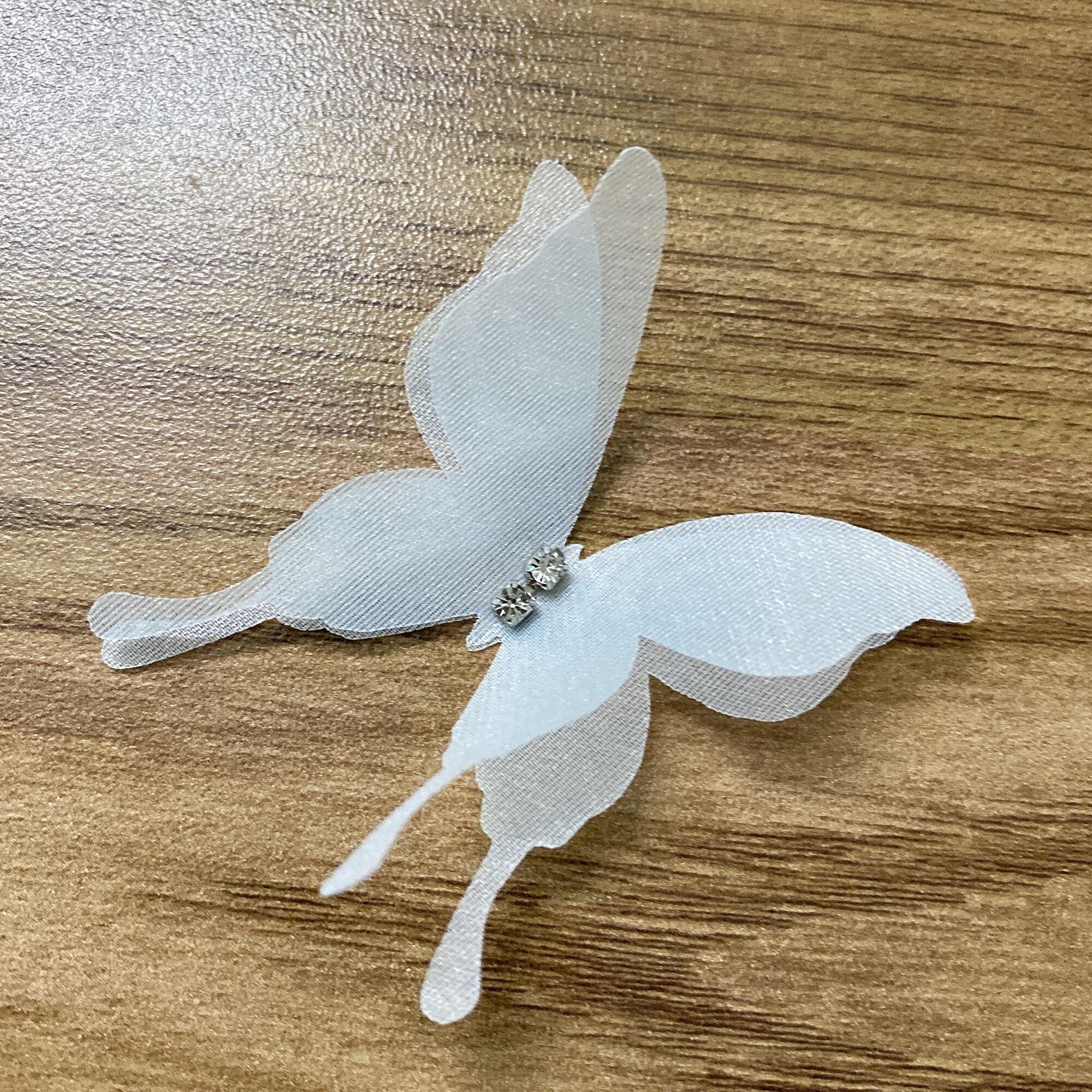 SÉT 5 BƯỚM TRANG TRÍ ĐÍNH ĐÁ SIÊU DỄ THƯƠNG SIZE 4.5x5cm