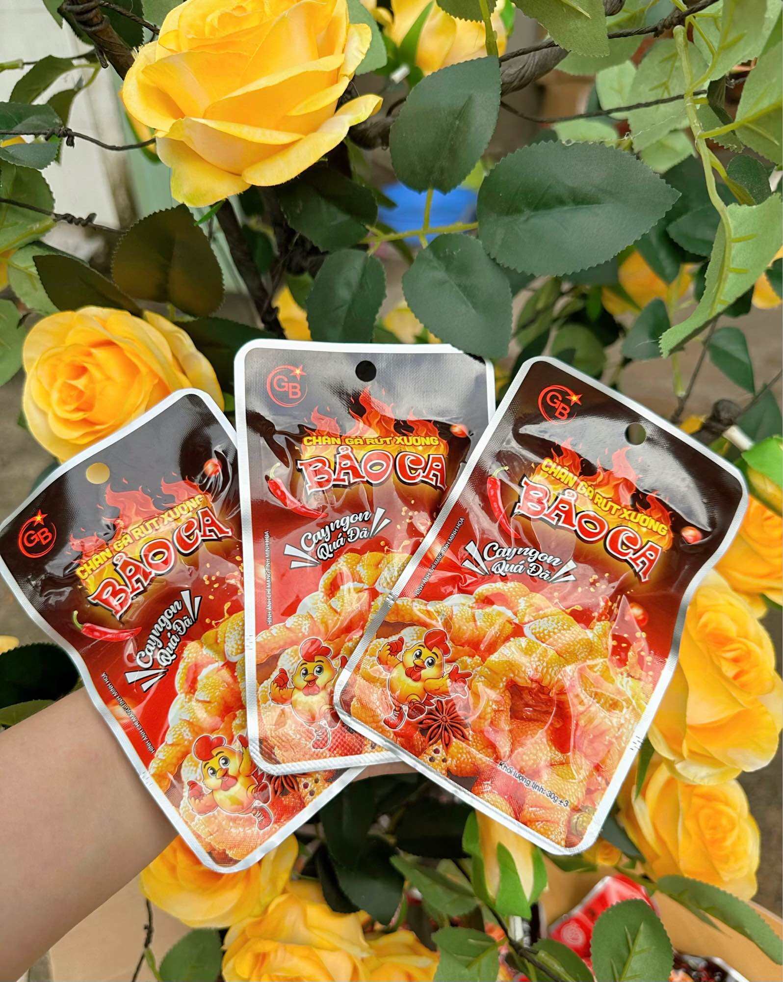 1 thùng 200 gói chân gà rút xương Bảo Ca 1 gói 30gr