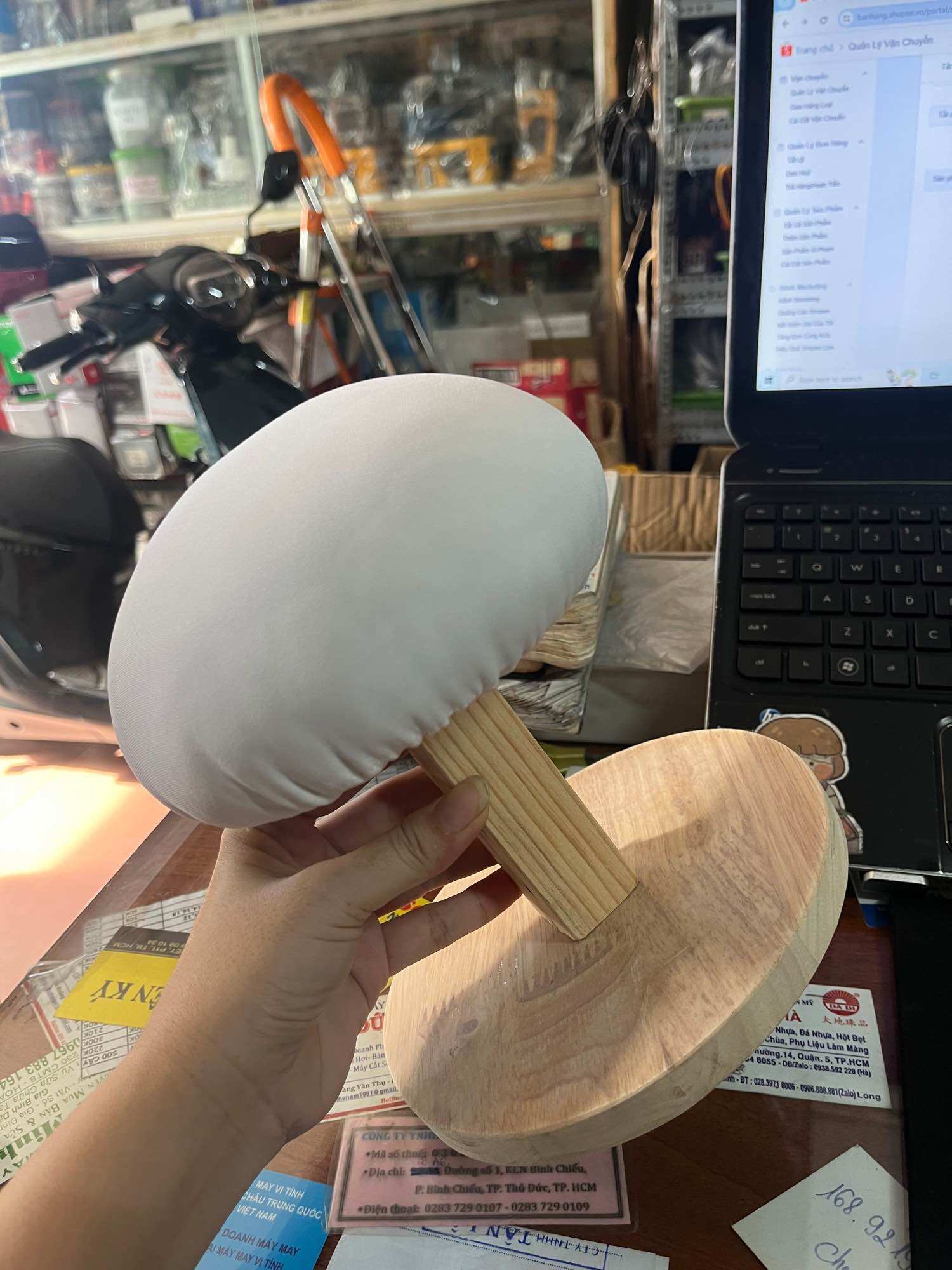 Gối ủi cúp ngực, cầu là cúp ngực