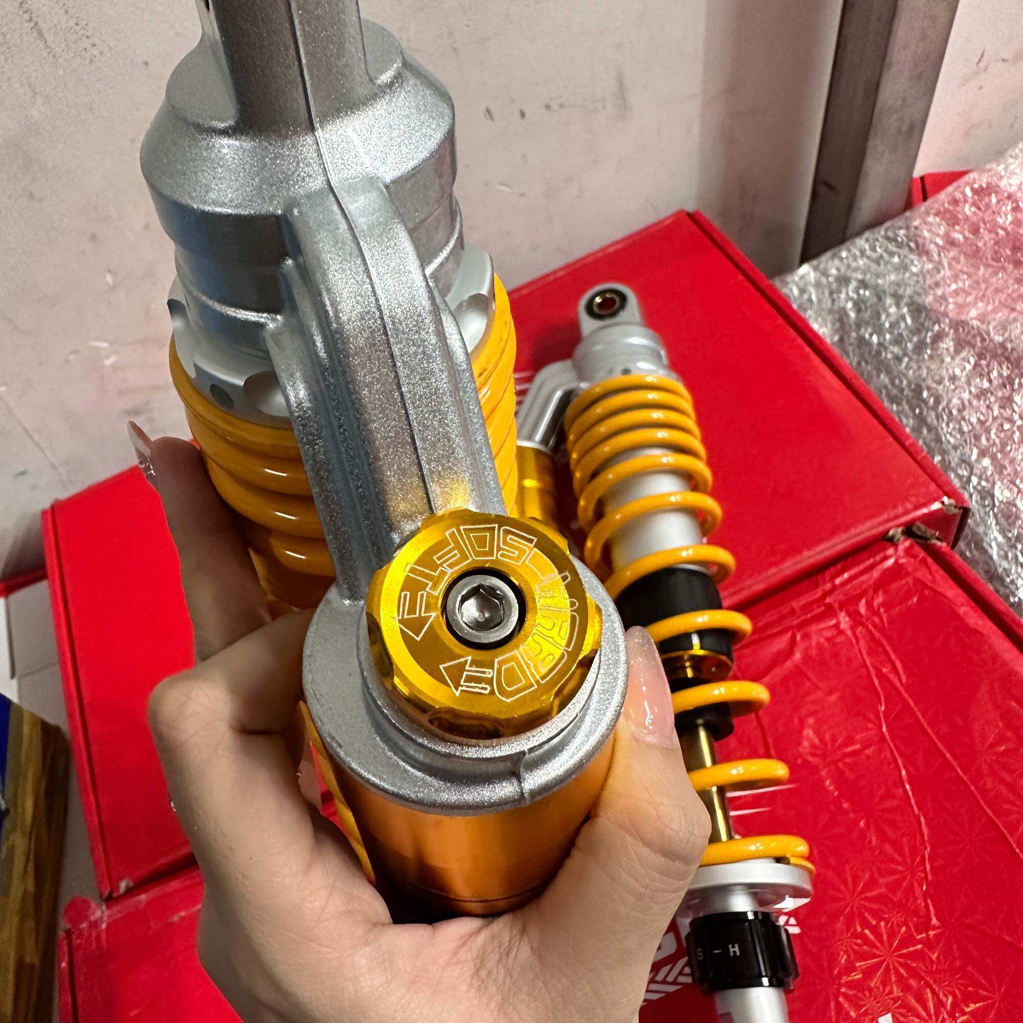 Phuộc sau ohlins bình dầu gắn Sh Việt Nam