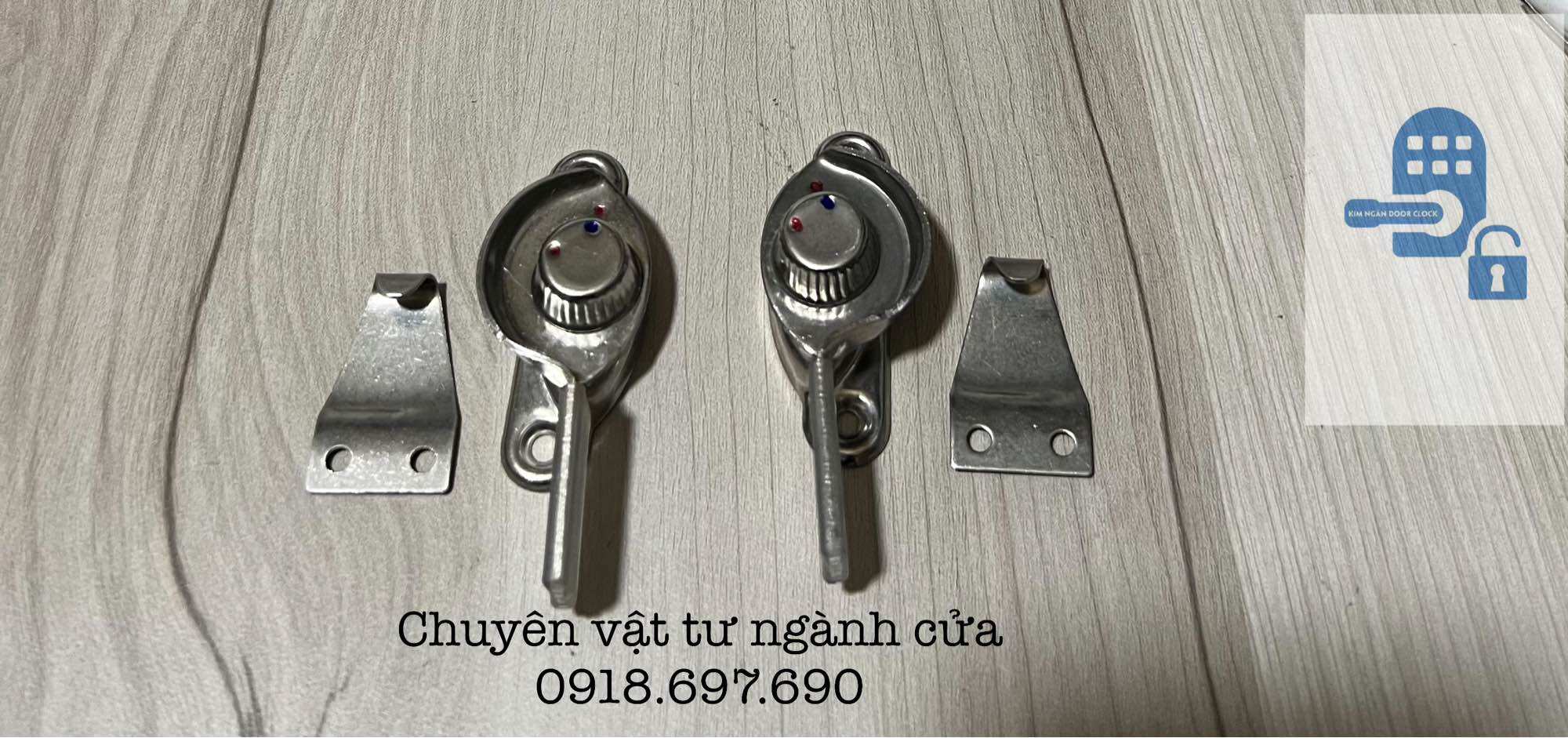 [HCM]Khóa sò vặn xanh đỏ cửa sổ lùa chất liệu inox