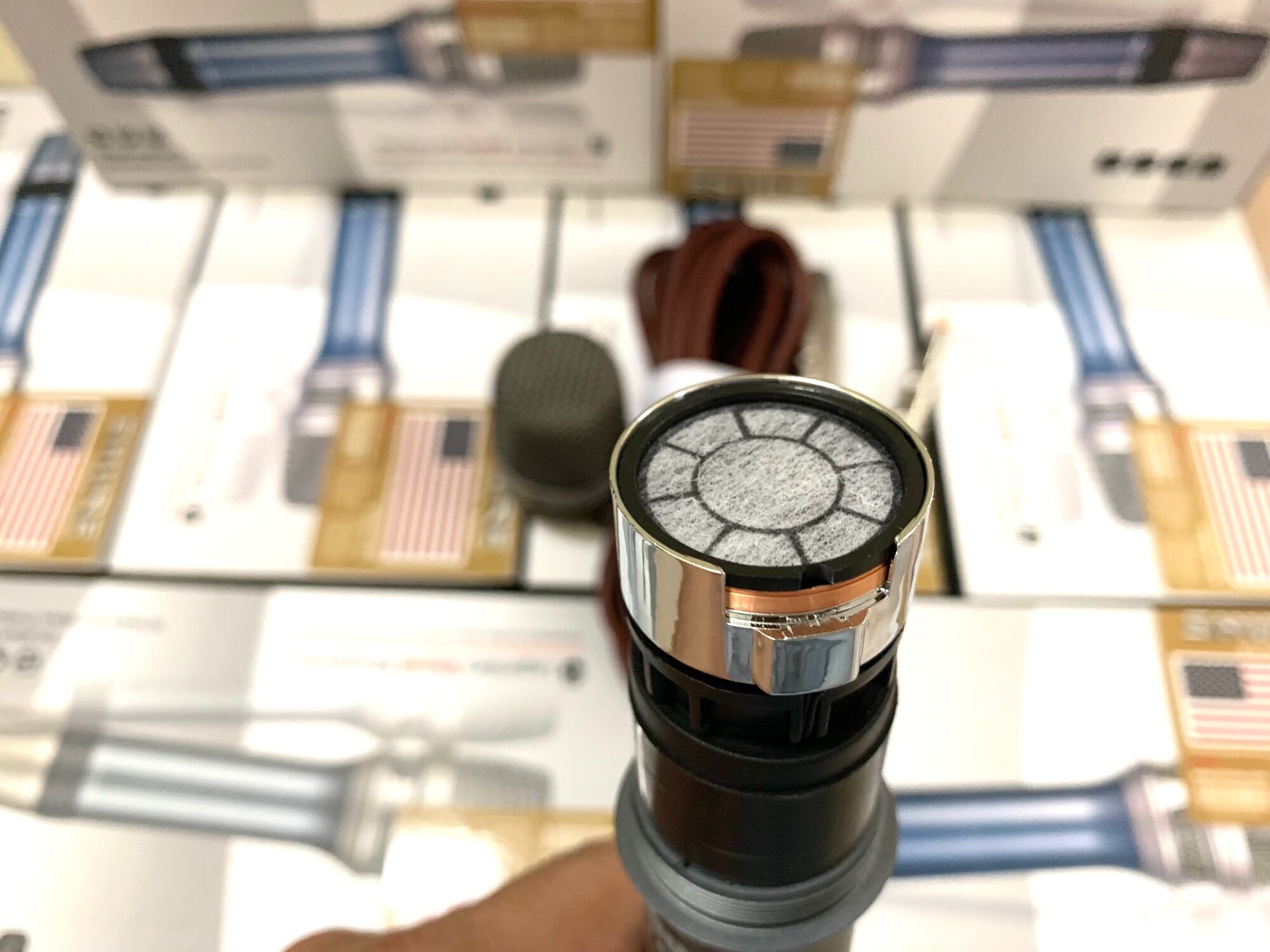 Micro chuyên karaoke Shure model Ta 100
