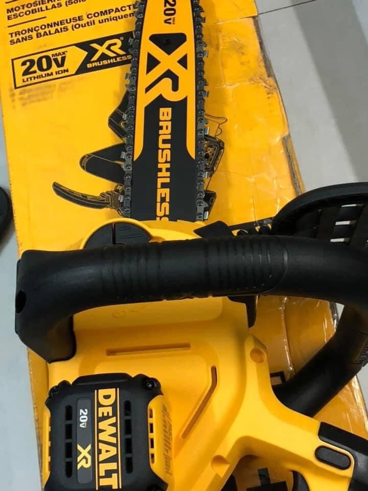 [HCM]MÁY CƯA XÍCH DEWALT DCCS620