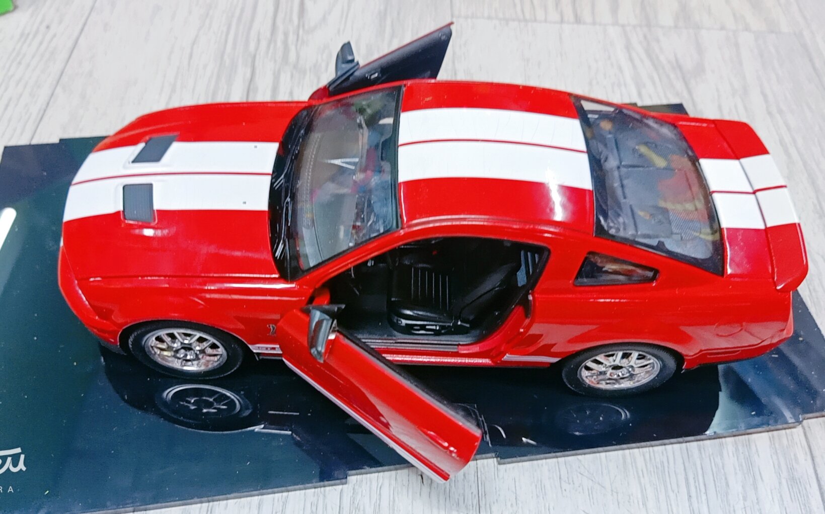 Xe mô hình tĩnh 1/24 welly shelby gt 500