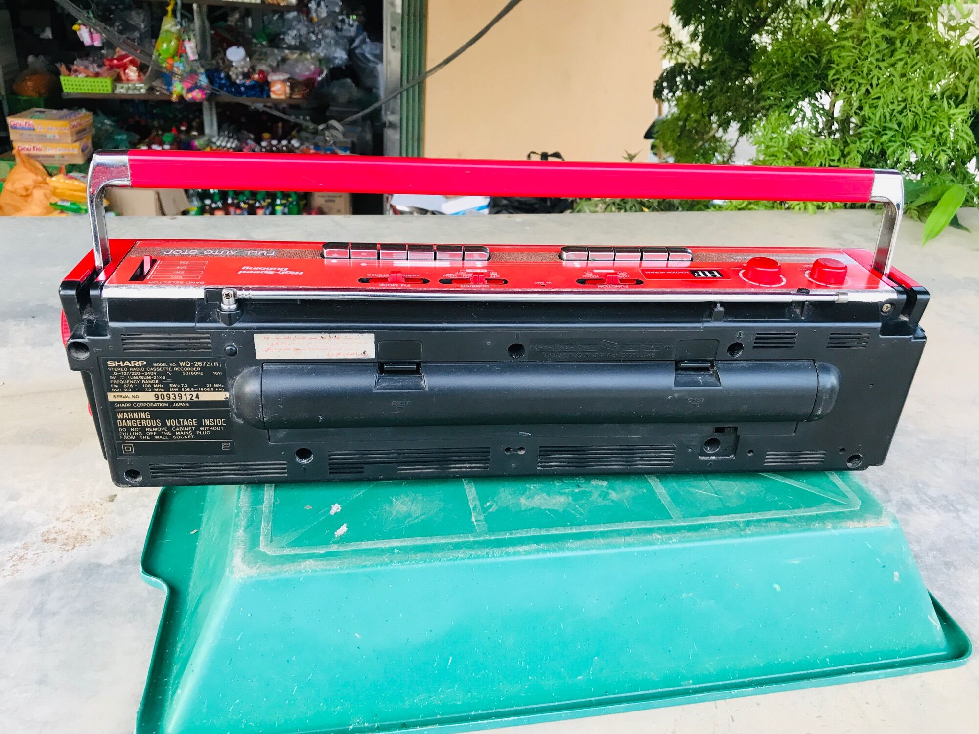 Đài Sharp wQ-267z màu đỏ