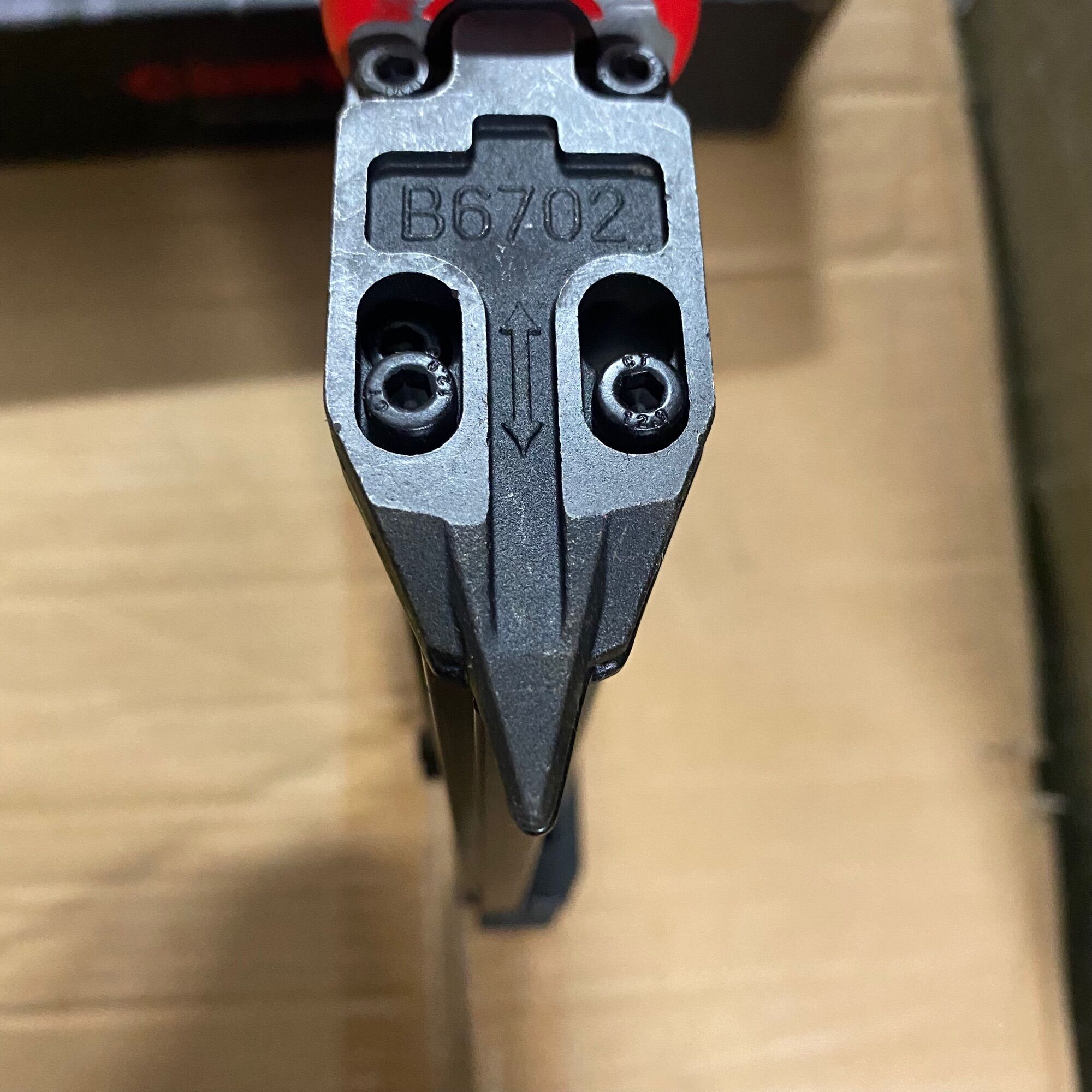Máy hơi bắn đinh chỉ đồng P635 Charmbo