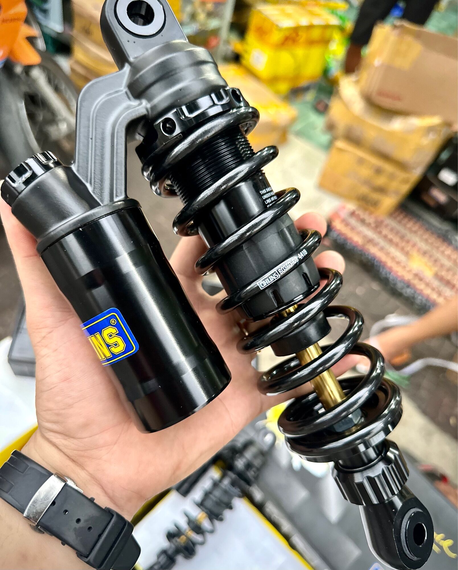 Phuộc Ohlins Bình Dầu Đen Ty Vàng Wave Sirius