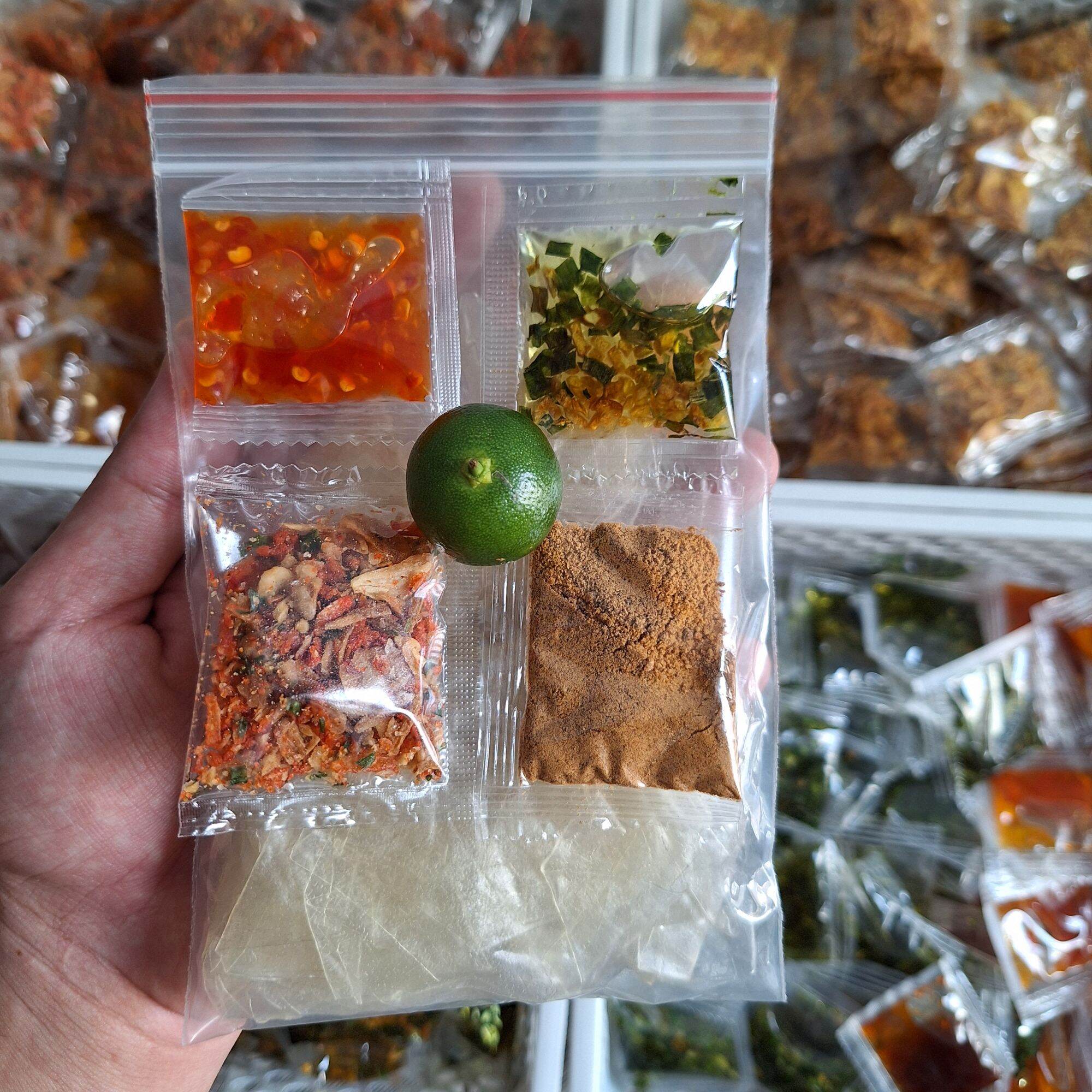 Bánh Tráng Dẻo Ủ Bơ trộn Ớt Rim Mật Ong - Sốt Me - Dầu Hành/Tỏi - Muối Nhuyễn Tôm - Sốt Tắc - Muối Béo - Sốt Bò