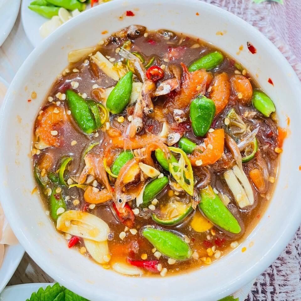Combo mắm chua + bánh tráng