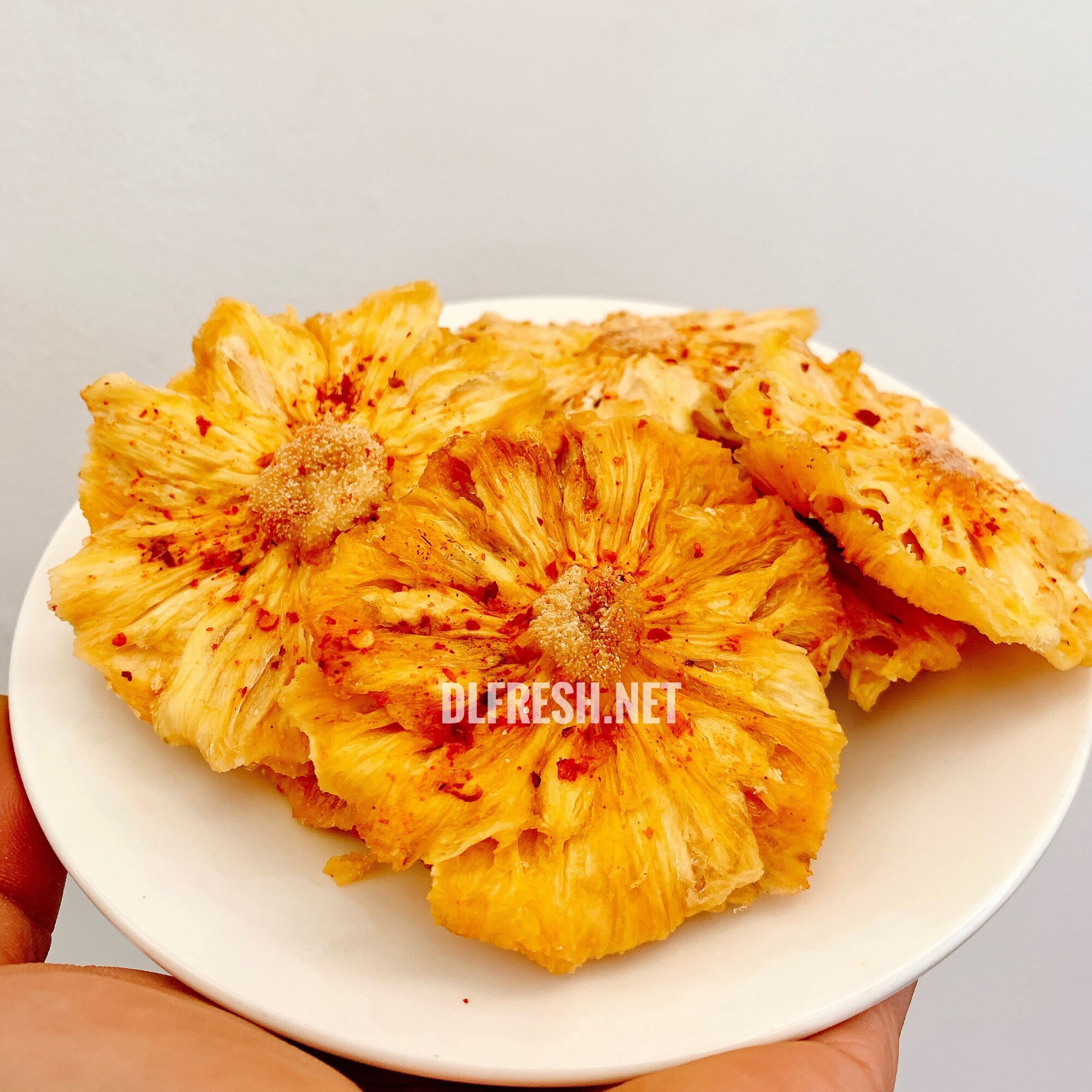 Thơm sấy muối ớt DLFresh thơm sấy dẻo muối ớt 200g