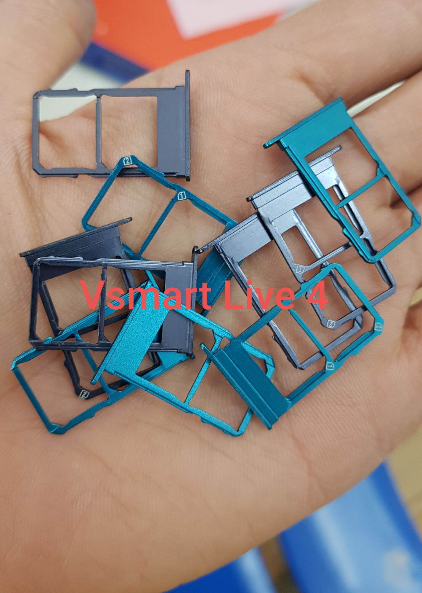 Khay sim vsmart Live 4