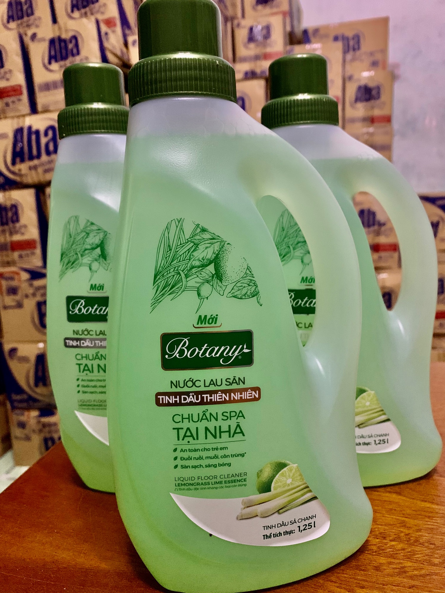 Nước lau sàn tinh dầu chanh sả thiên nhiên Botany 1,25lít