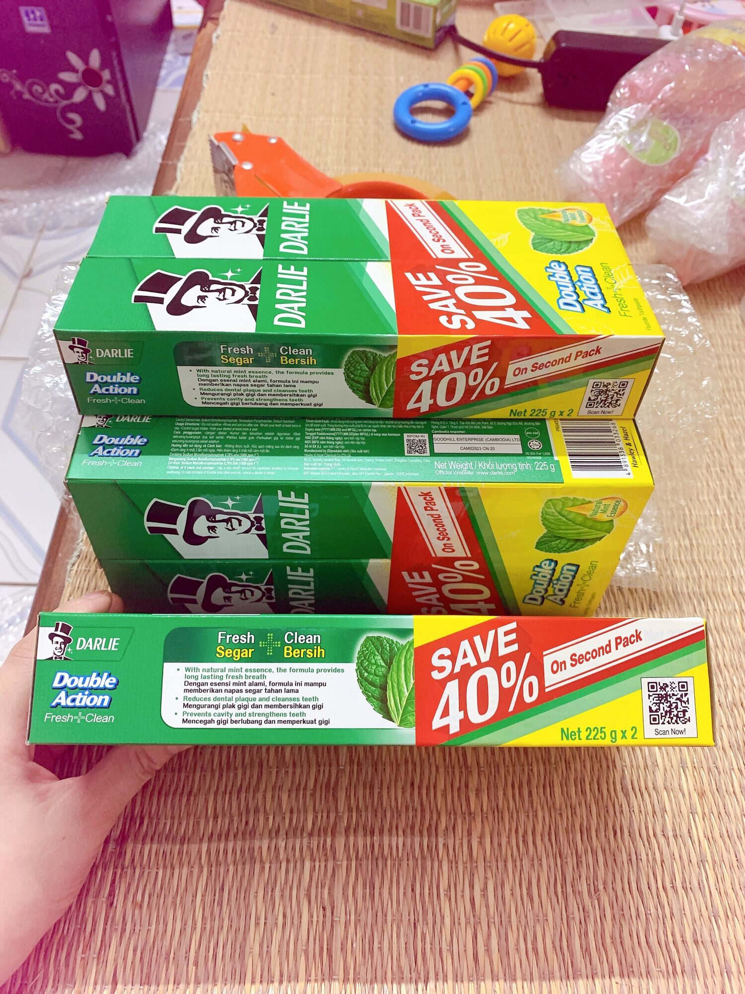 Combo 2 Kem Đánh Răng Ông Tây Đen DARLIE MINT 225G
