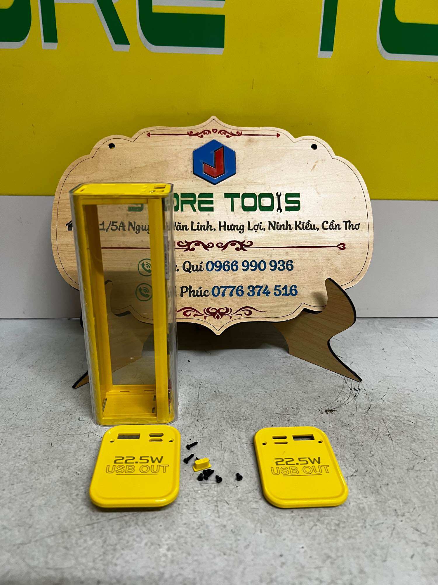 Box sạc dự phòng 8cell 18650 ( thấy cell )