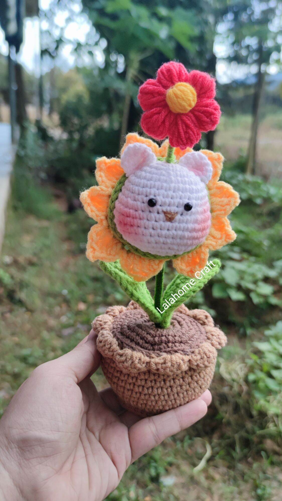 Chậu hoa bé heo, thỏ mặt trời, capybara, gấu có hoa bằng len Handmade(Ảnh Thật)