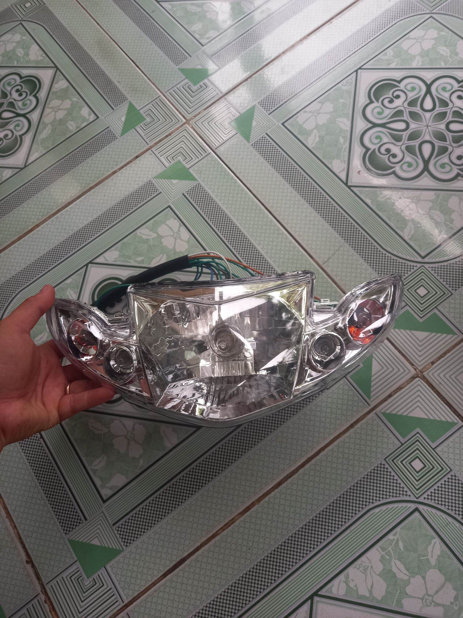 Chóa đèn sihello có lỗ demi vàng dây đầu đủ như hình