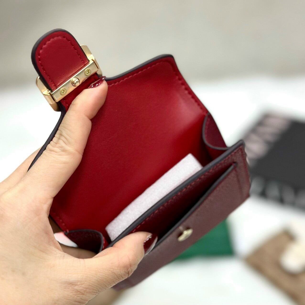 Ví
COACH Pepper Wallet màu cực kỳ trẻ trung