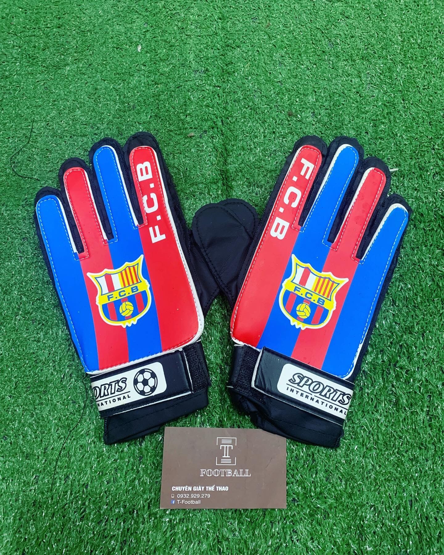 Găng Tay Thủ Môn Bóng Đá ( Găng tay CLB Real Madrid , MU , Barca , ..)