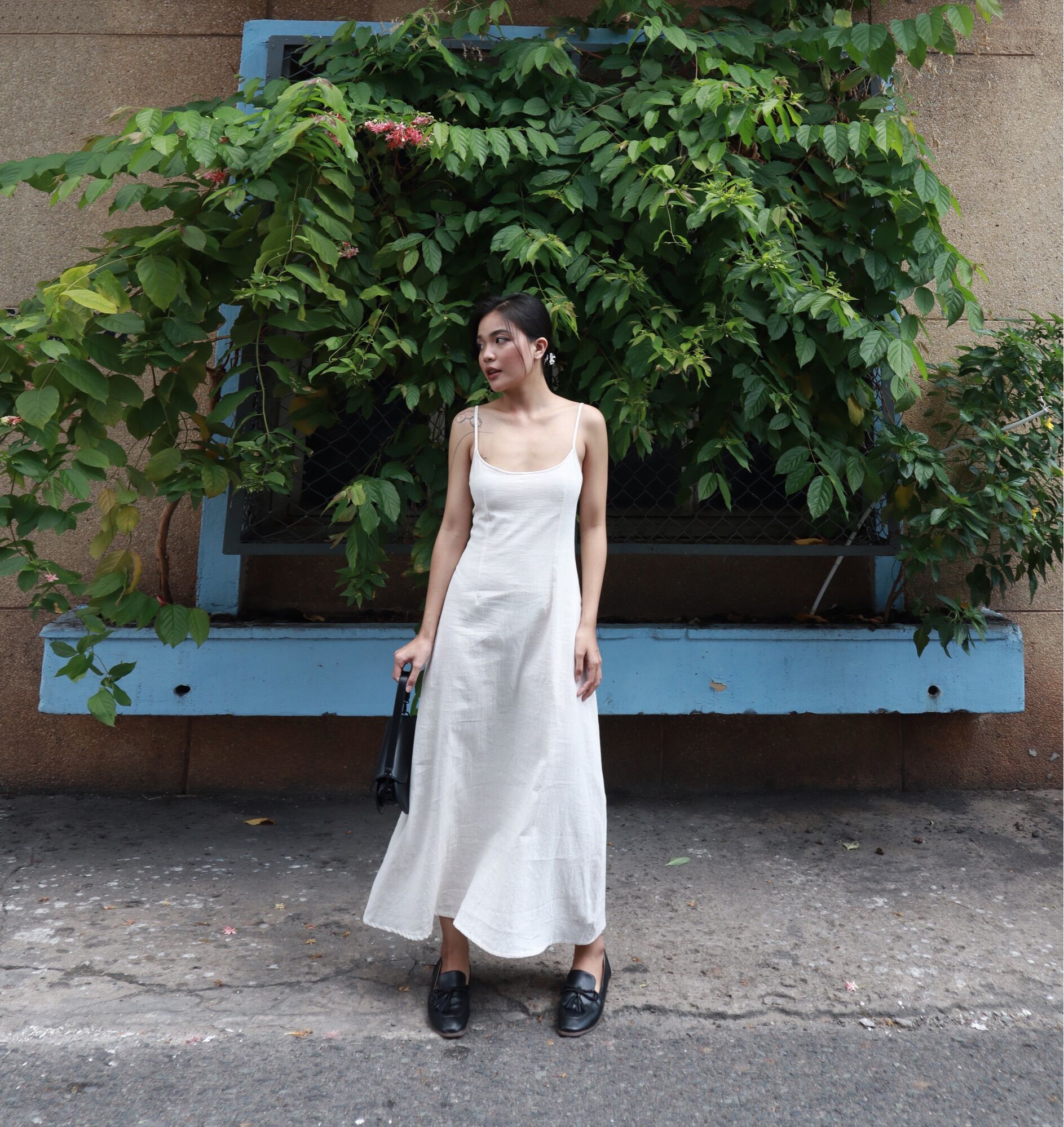 Váy hai dây vải linen màu trắng kem | flanh