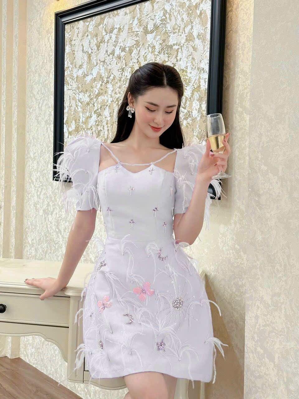ĐẦM CỔ U TAY PHỒNG KIM SA LÔNG VŨ