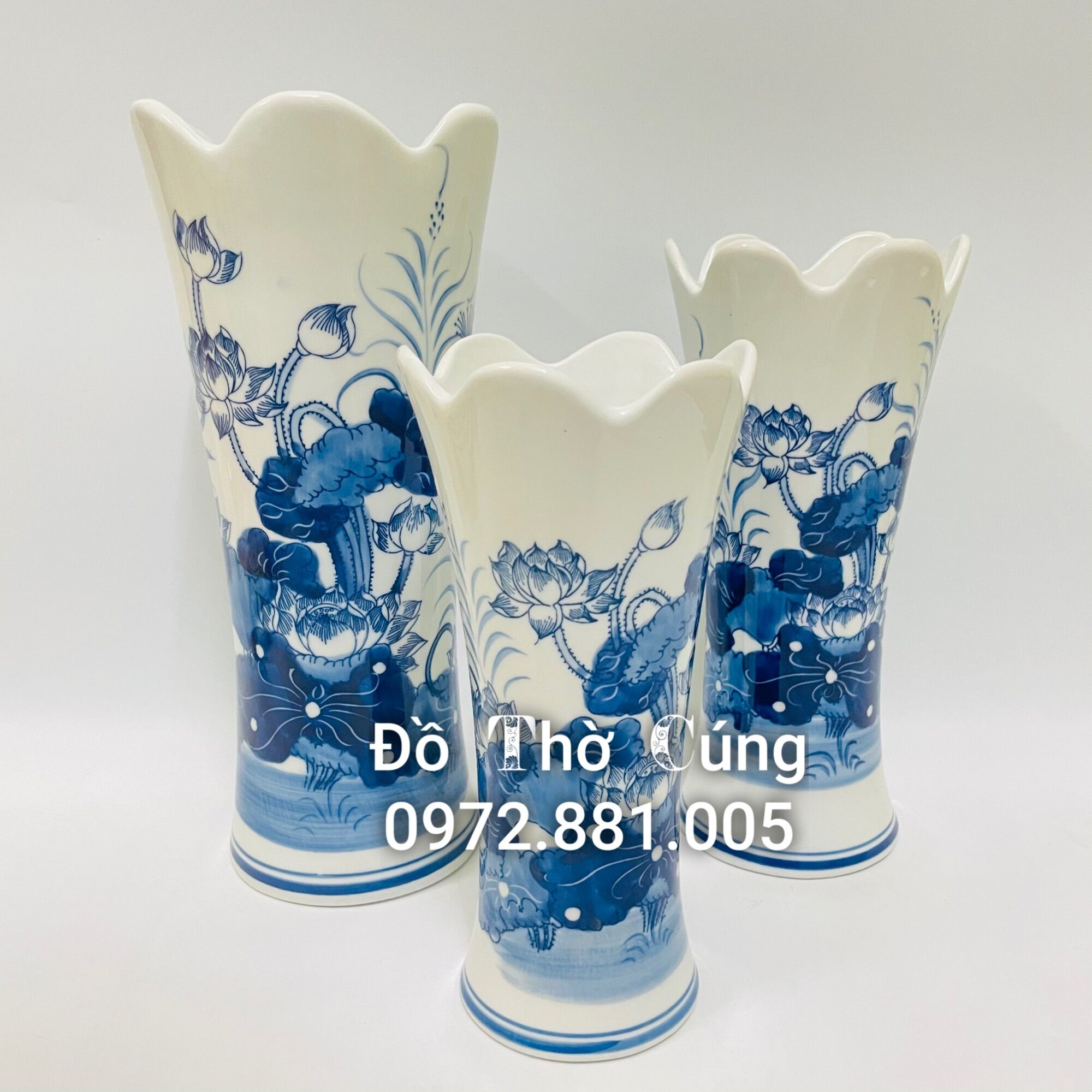 Lọ ly vẽ sen cắm hoa