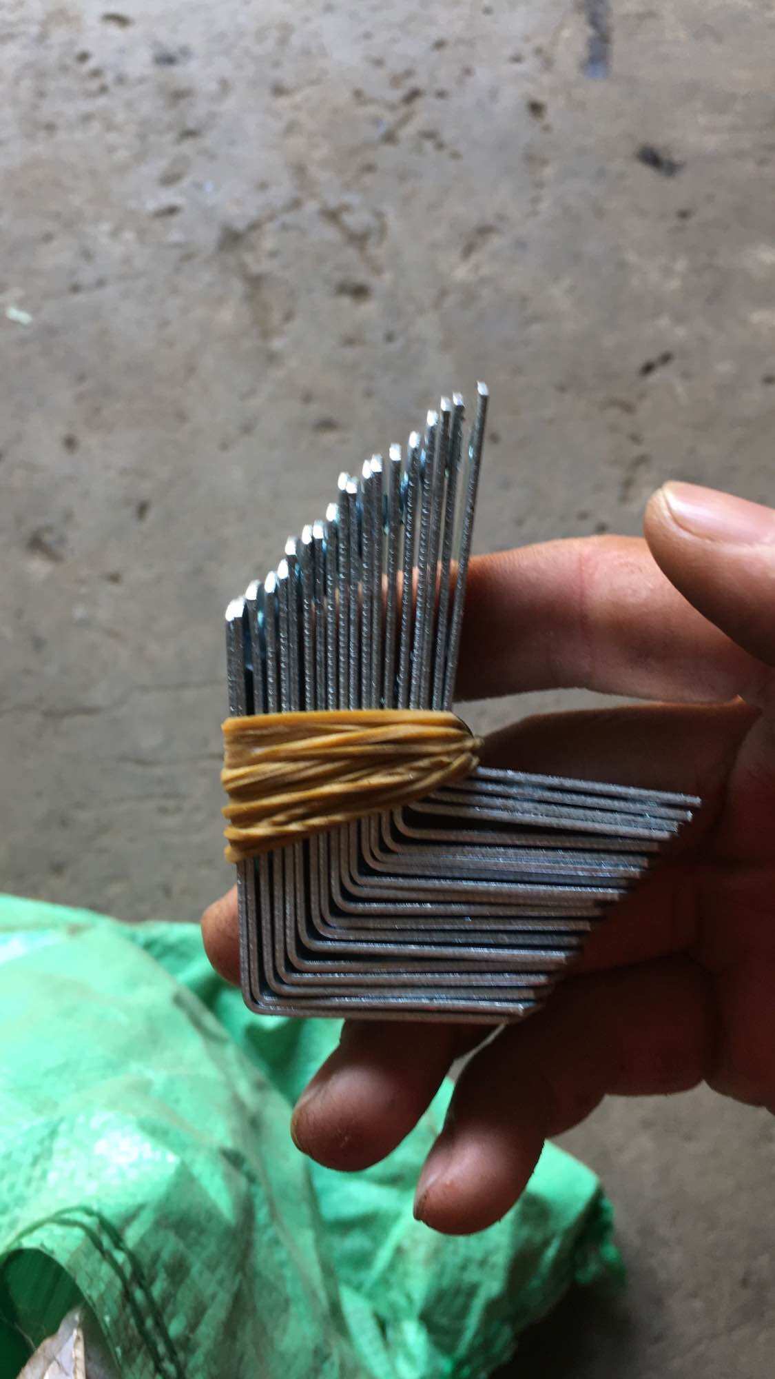 Ke góc vuông L - ke góc tủ L ( combo 20 cái )