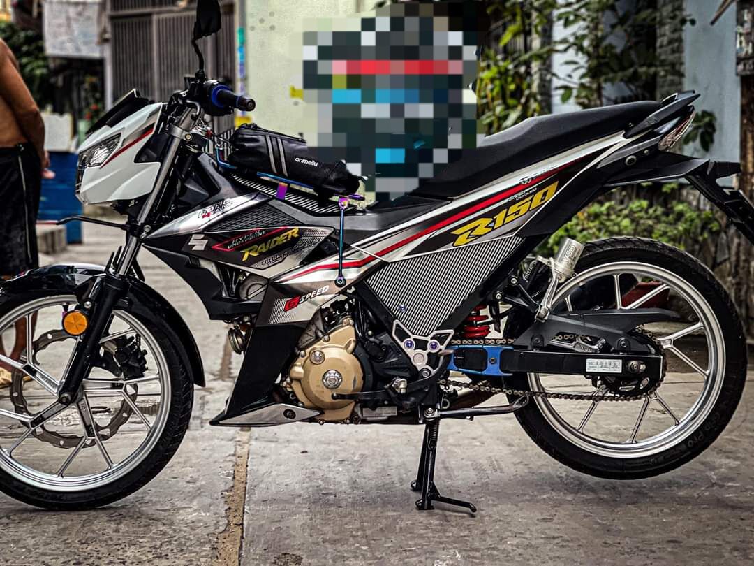 Tem rời raider trắng đen