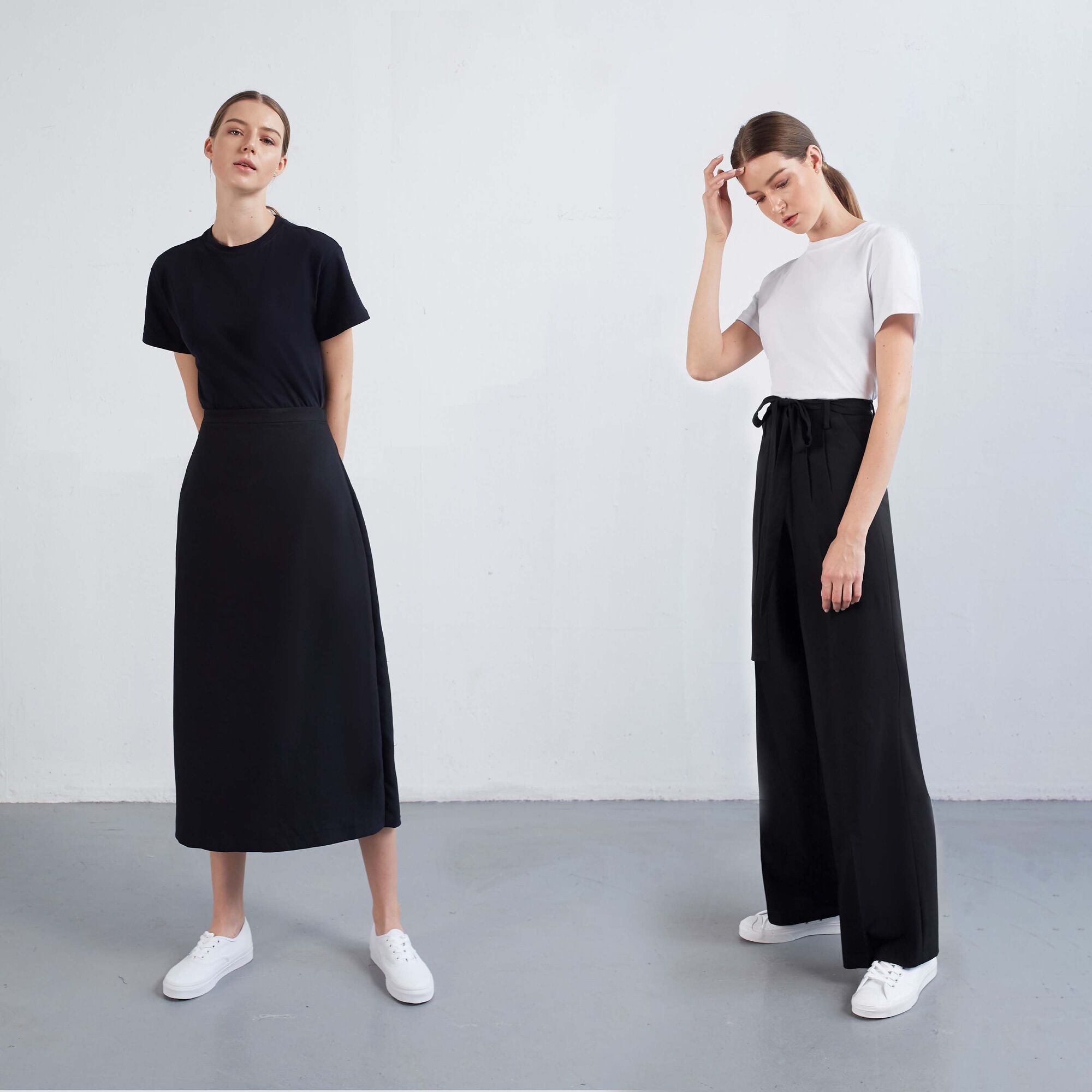 And Above - Áo thun cổ tròn nữ - Basic Tshirt -Màu Trắng/Đen