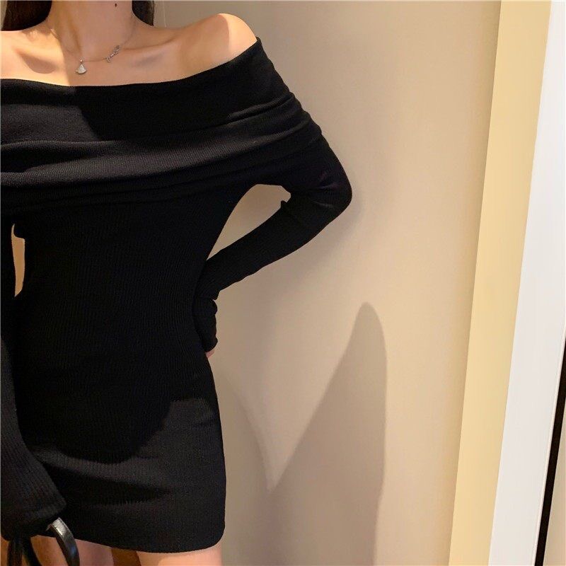Đầm bẹt vai len gân tay dài ôm