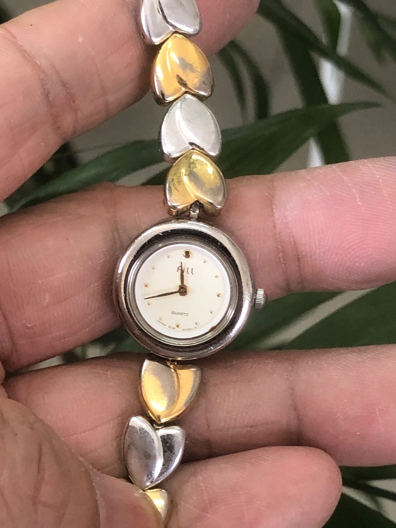 Đồng hồ Nữ kiểu lắc tay , si Nhật thumbnail