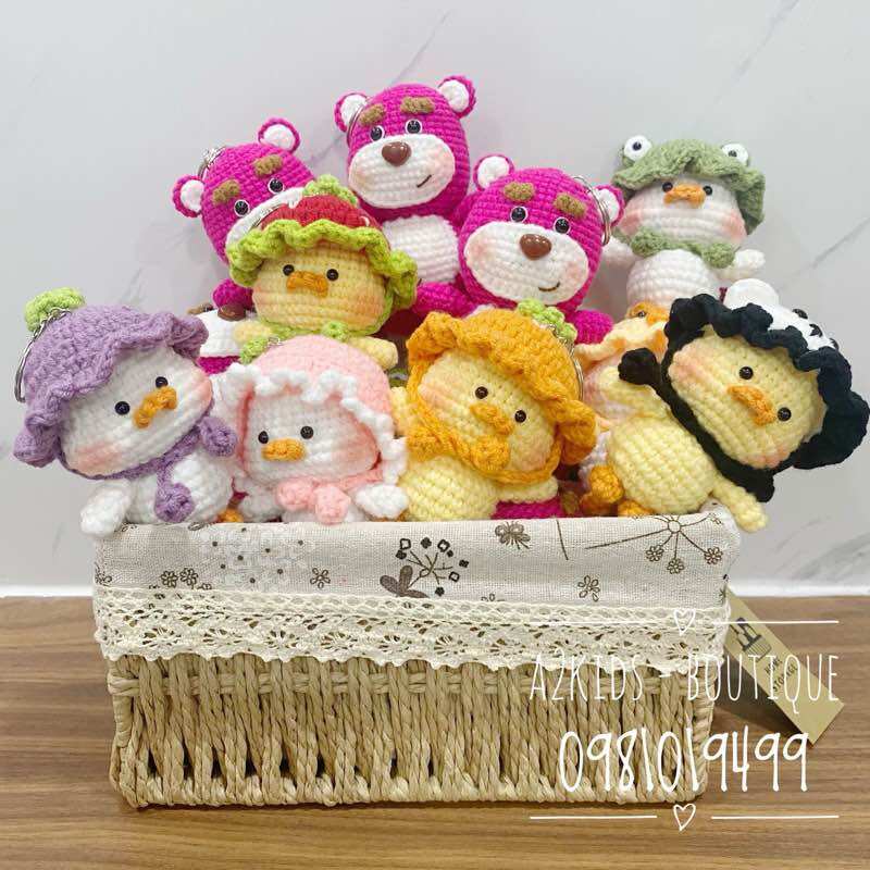 Móc khoá con vịt/ Gấu dâu bằng len thủ công handmade siêu cute