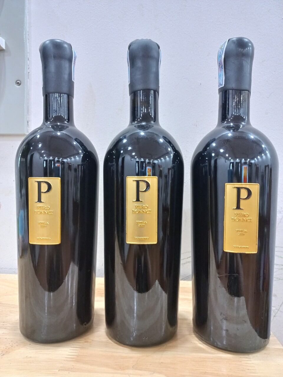 Vang Ý Piero Bonnici 17% Primitivo