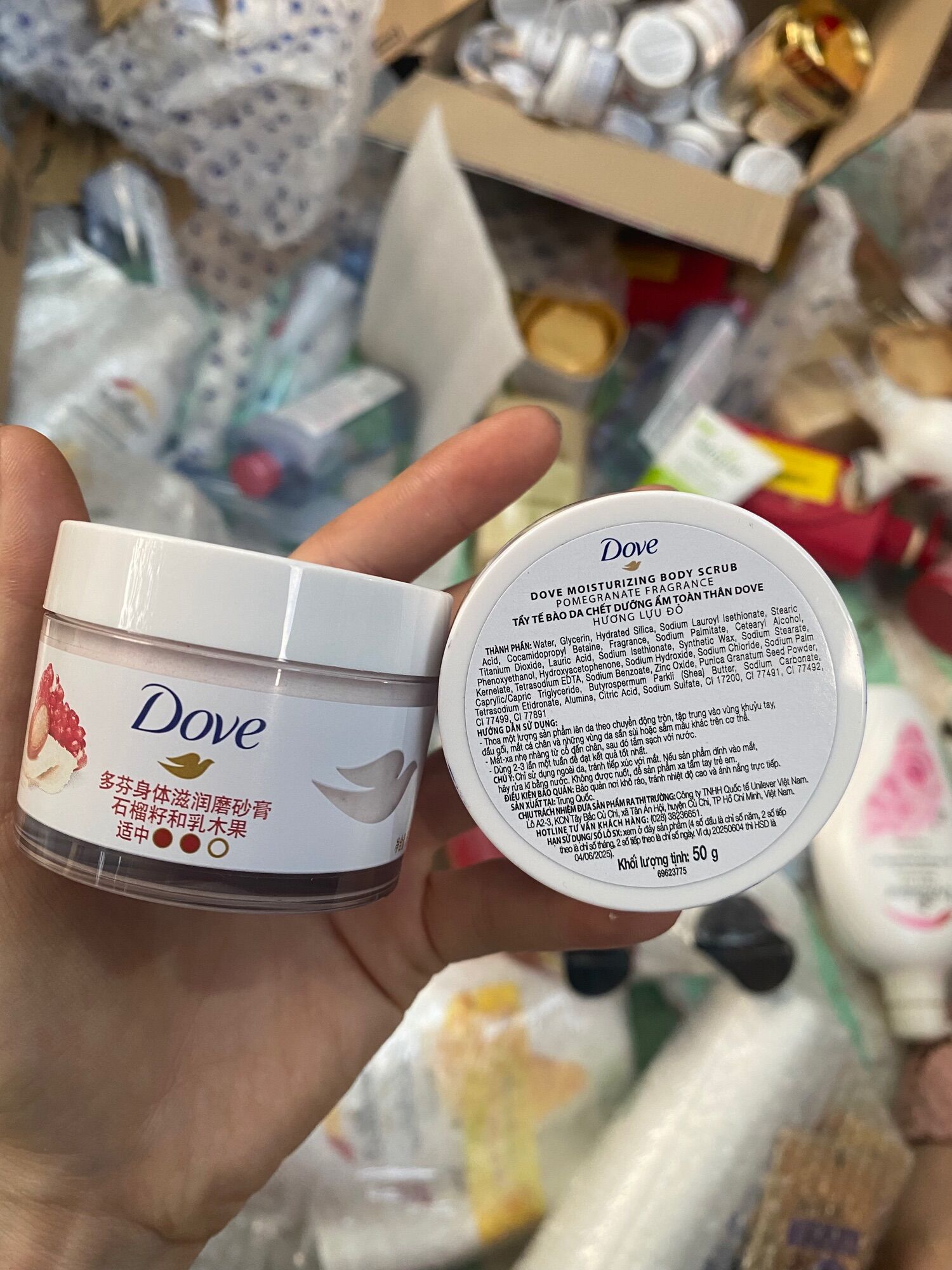 Combo 2 Tẩy da chết Dove hương lựu đỏ 50g