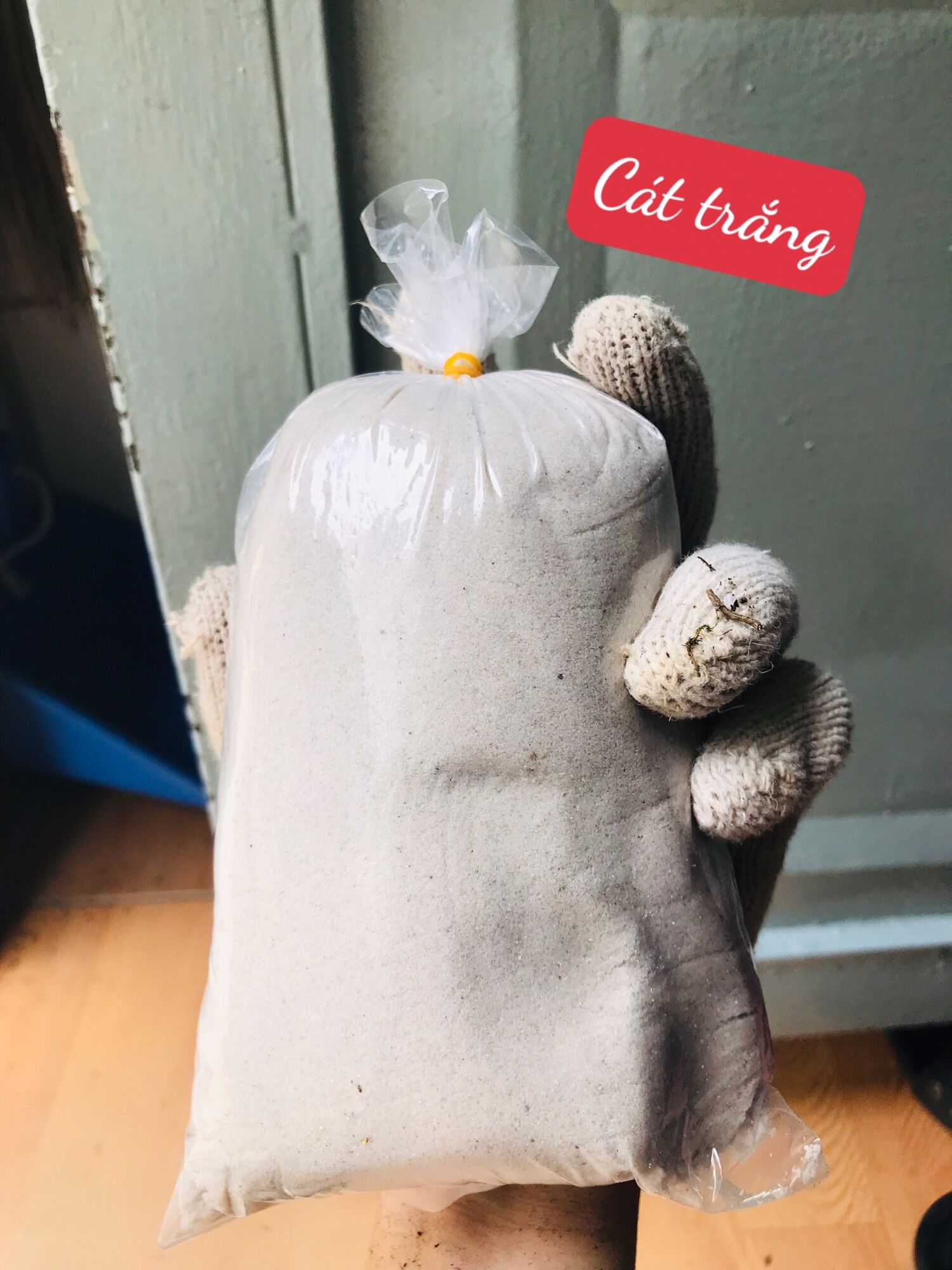 Cát trắng lót nền (trang trí bể cá)