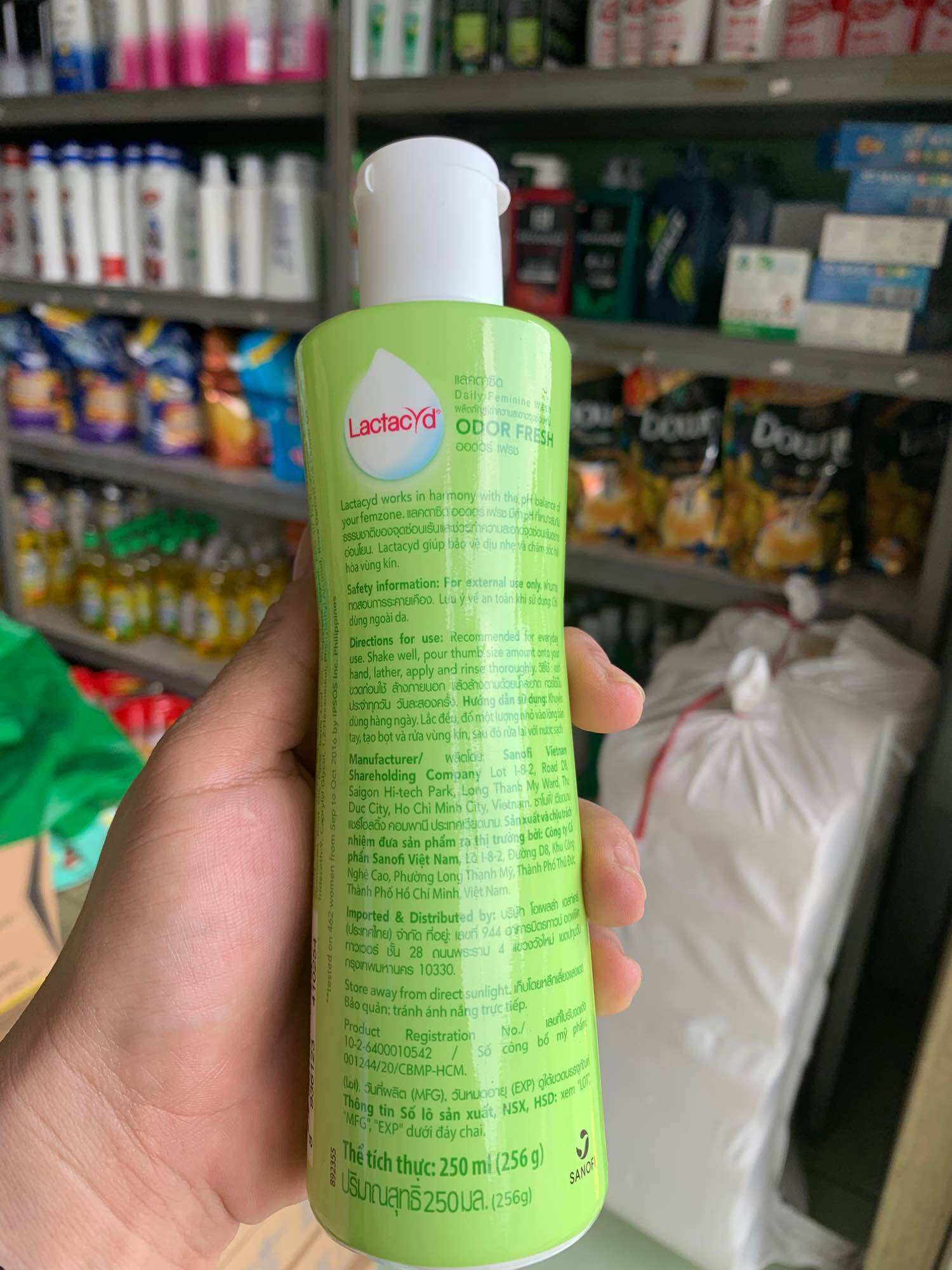 Dung dịch vệ sinh phụ nữ Lactacyd chai 250ml