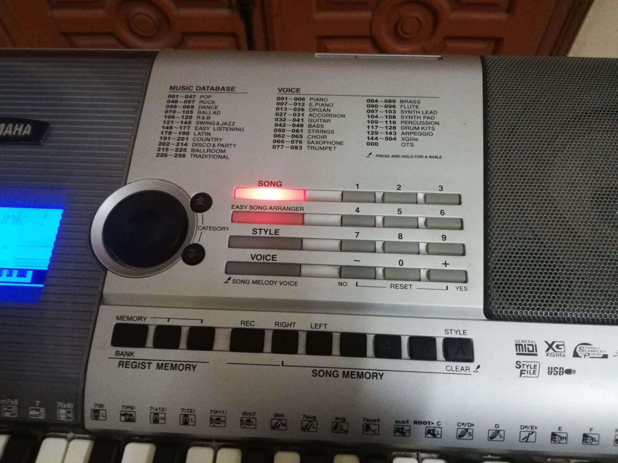 Đàn Organ Yamaha PSR e403