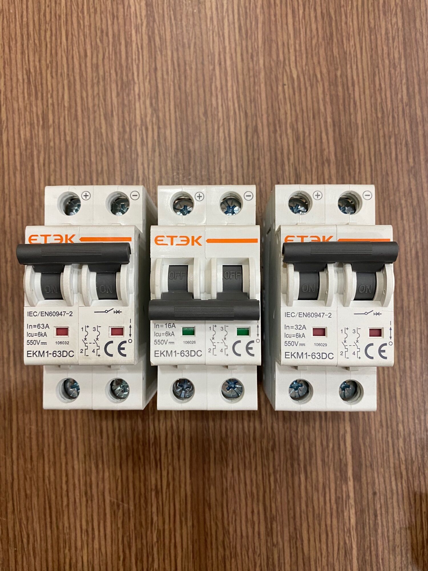 Aptomat cb dc 550v 16a, 25a, 32a, 63a 2p etek