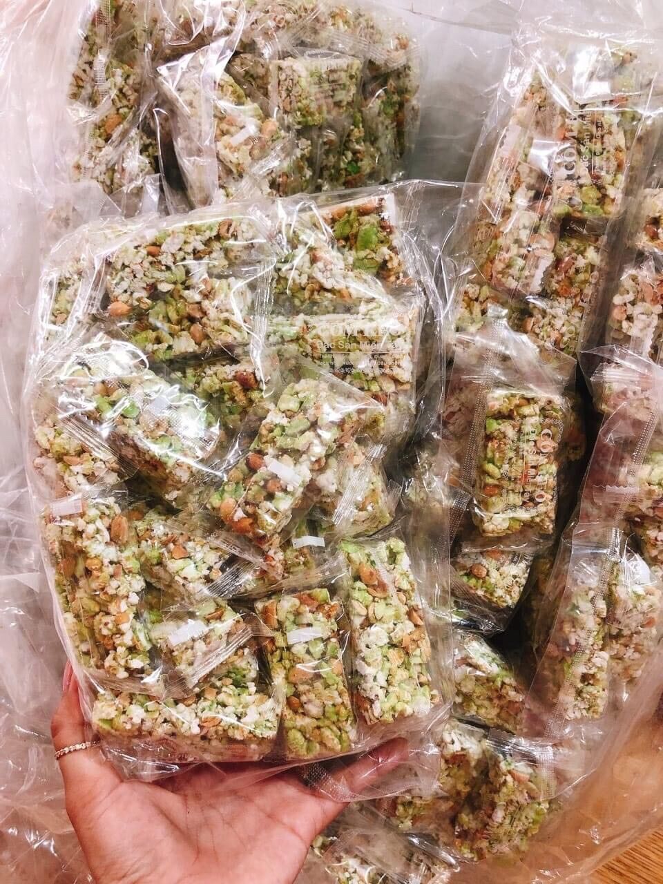 Cơm nếp đậu phộng lá dứa 500gr
