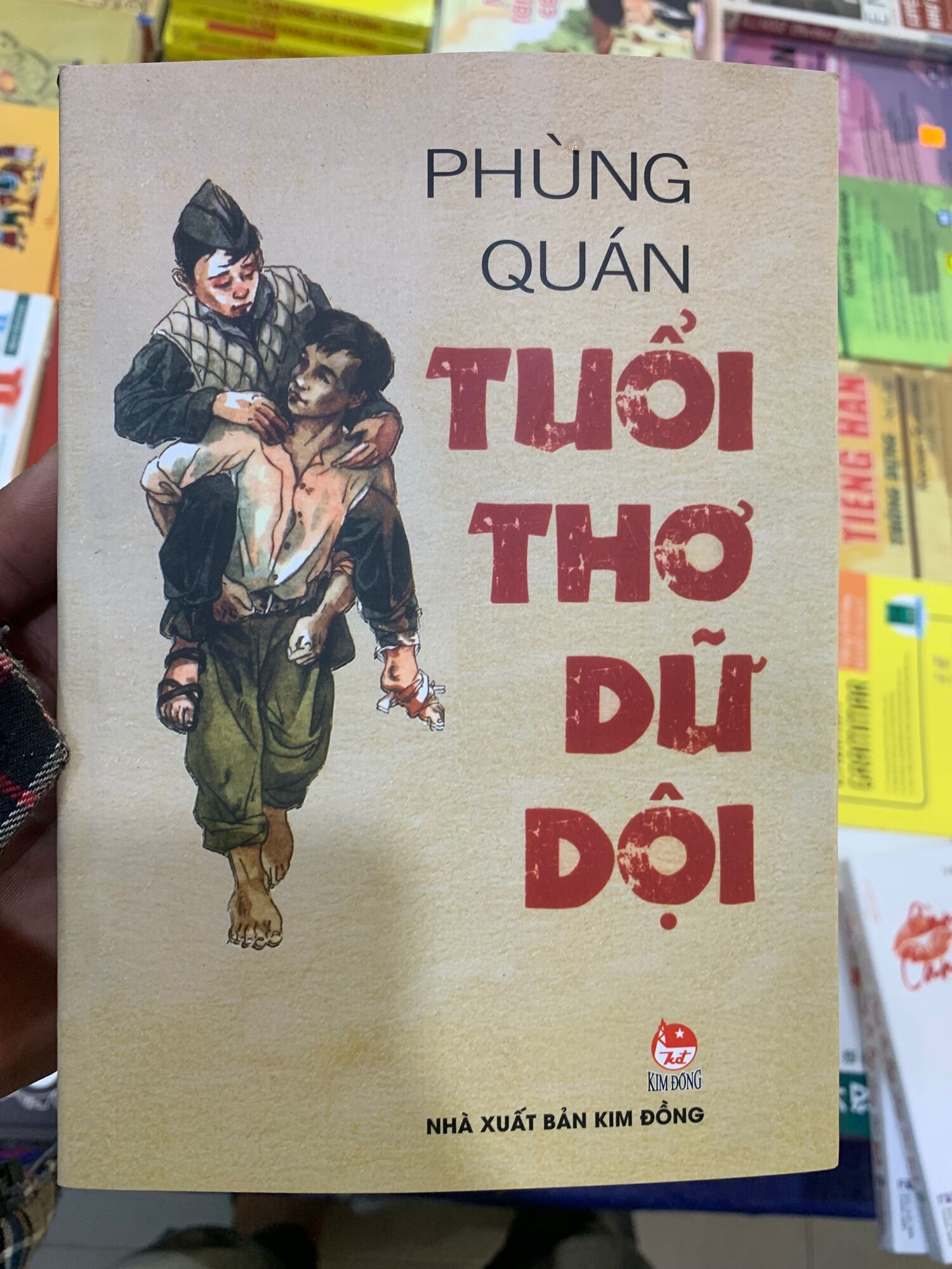 Sách - tuổi thơ dữ dội - phùng quán