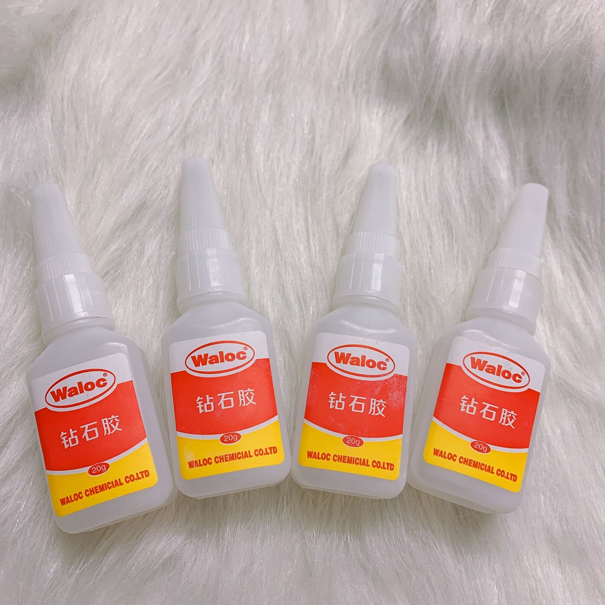 Keo Waloc gắn móng lẻ chai