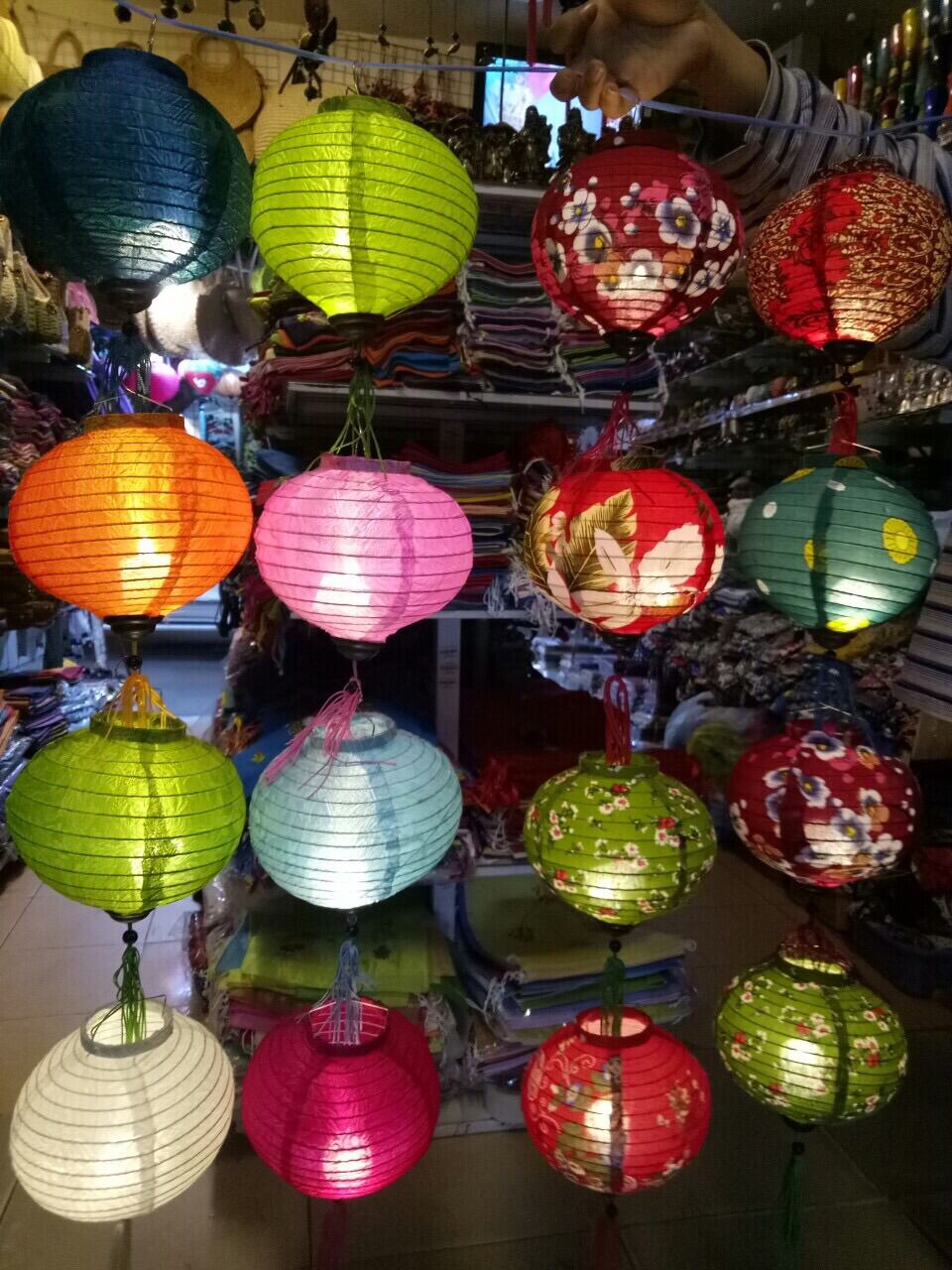 Đèn lụa xoắn mini-Lamp-USD2. Với chất liệu vải lụa tơ tằm và nhiều mầu sắc rất đẹp