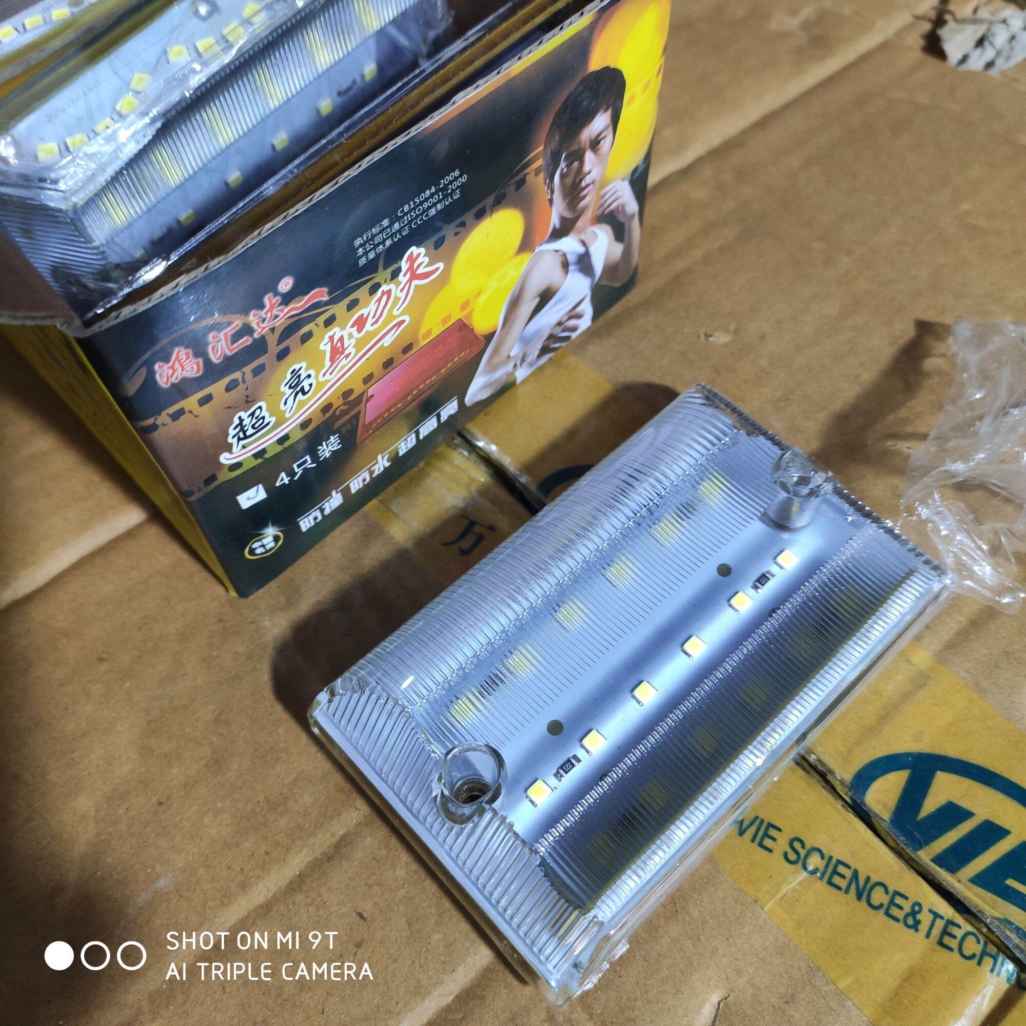 KMĐB. Đèn chiếu cạnh 12V | đèn led sườn xe tải 1 đến 3 tấn siêu bền 12v | đèn hông xe tải 12V | đèn sườn lý tiểu long 12V siêu bền... VIE PARTS