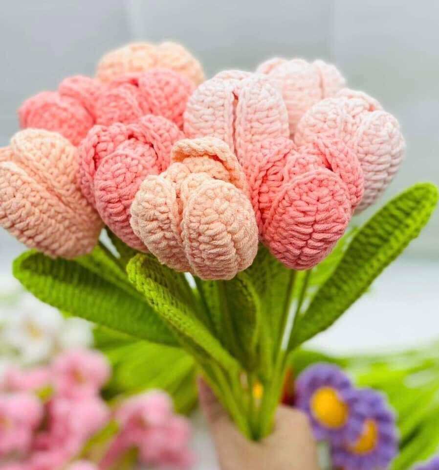 1 Bông hoa tulip ghép cánh handmand bằng len TL92