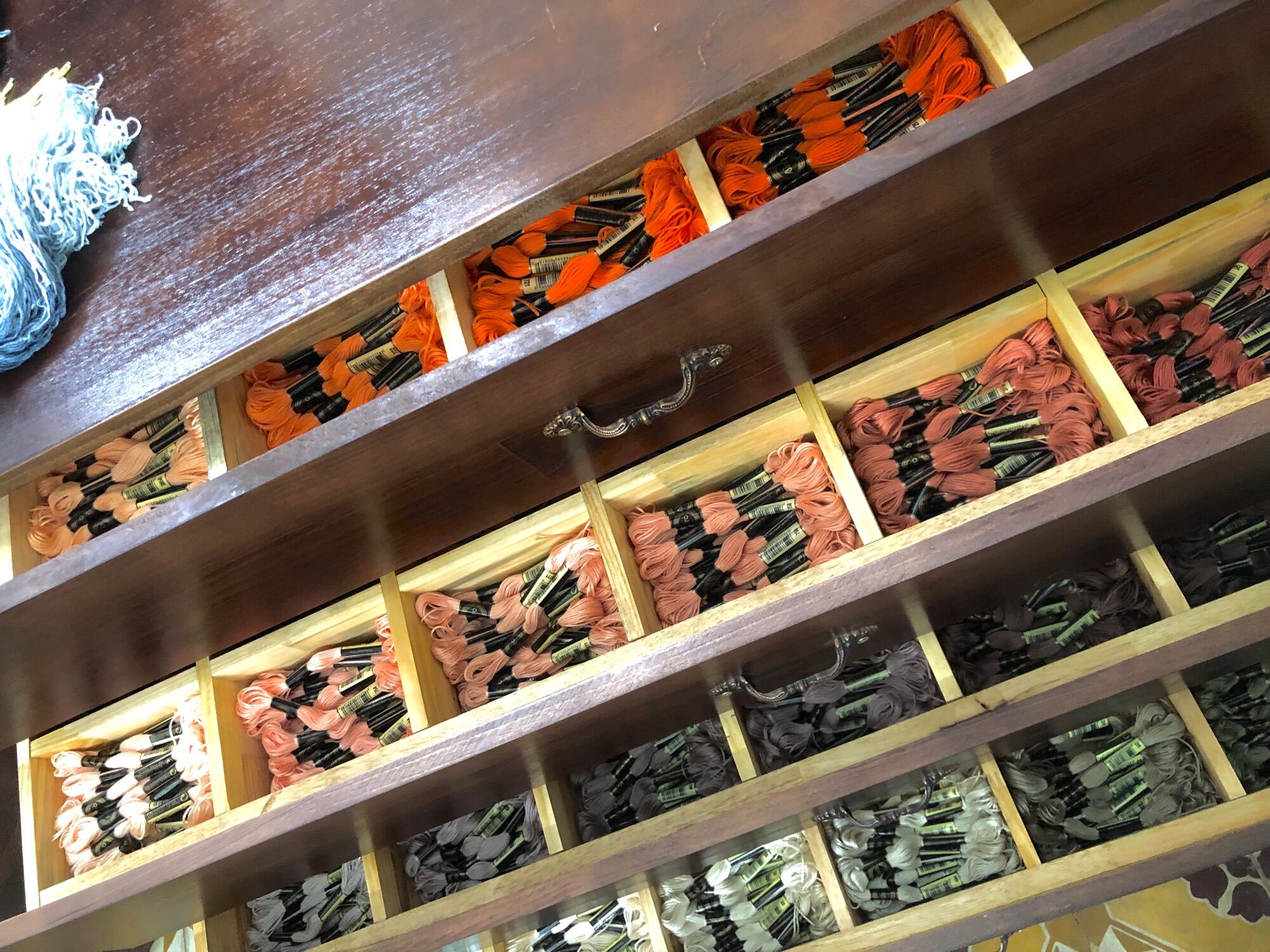 400 chỉ thêu airo