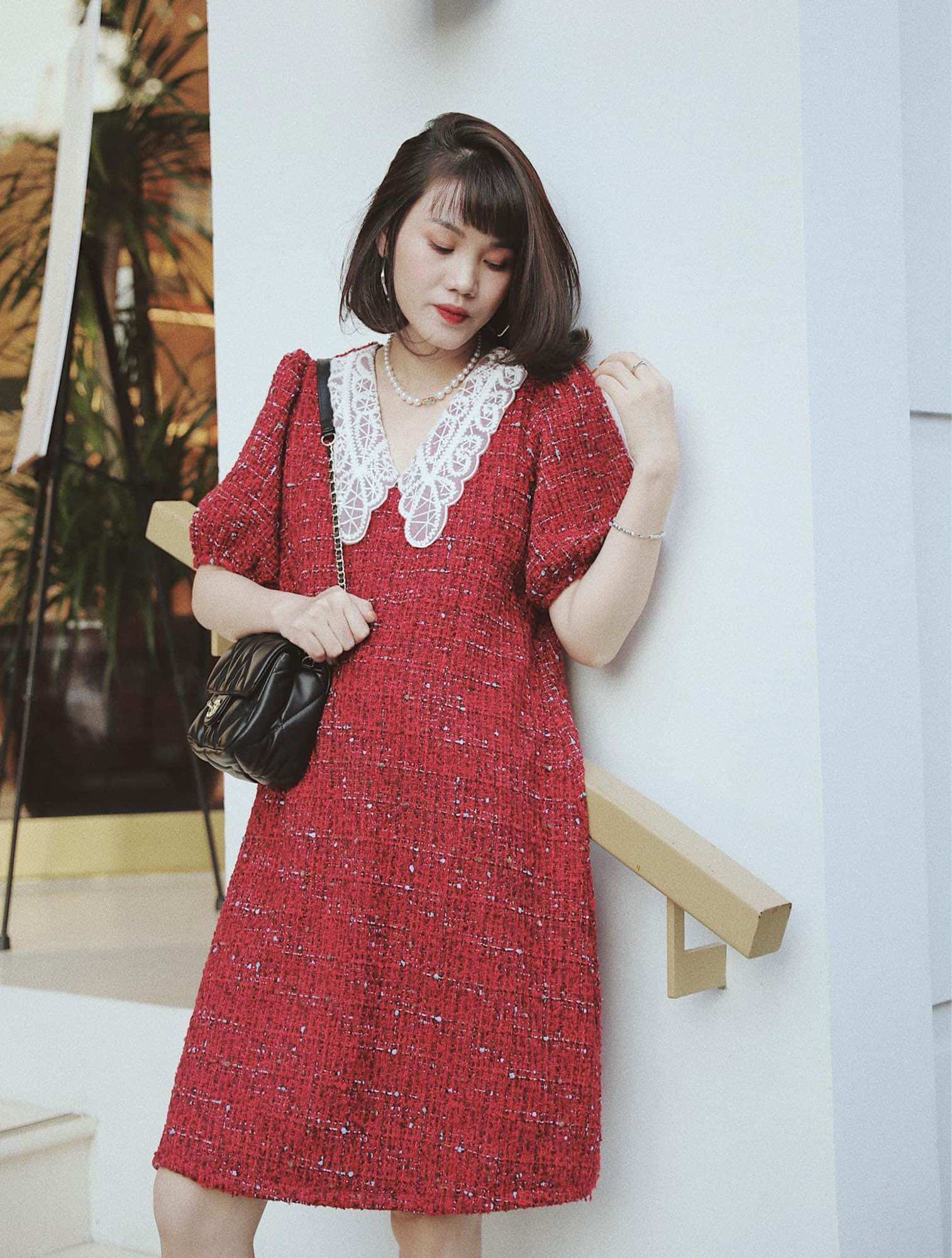 Váy dạ tweed đỏ cổ ren