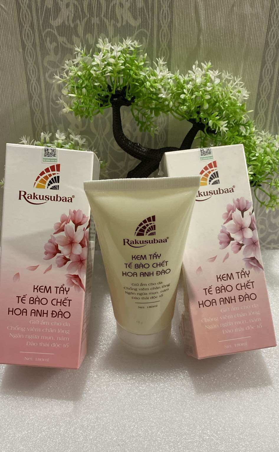 KEM TẨY TẾ BÀO CHẾT HOA ANH ĐÀO RAKUSUBAA