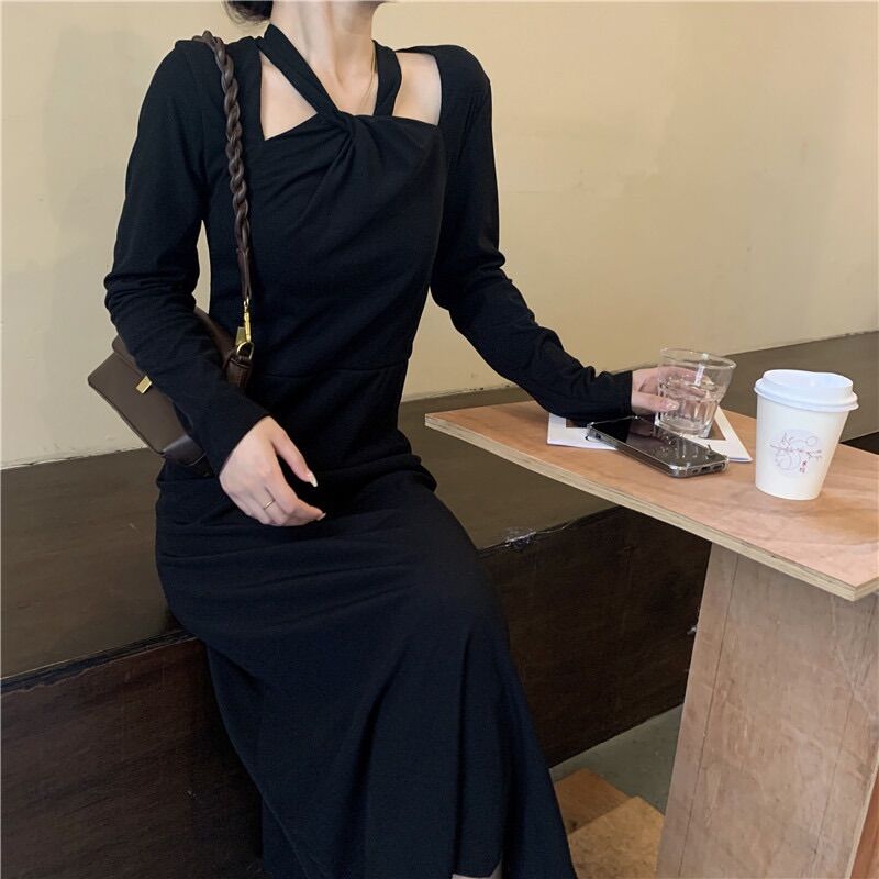 Đầm yếm xoắn ngực ( có bigsize)