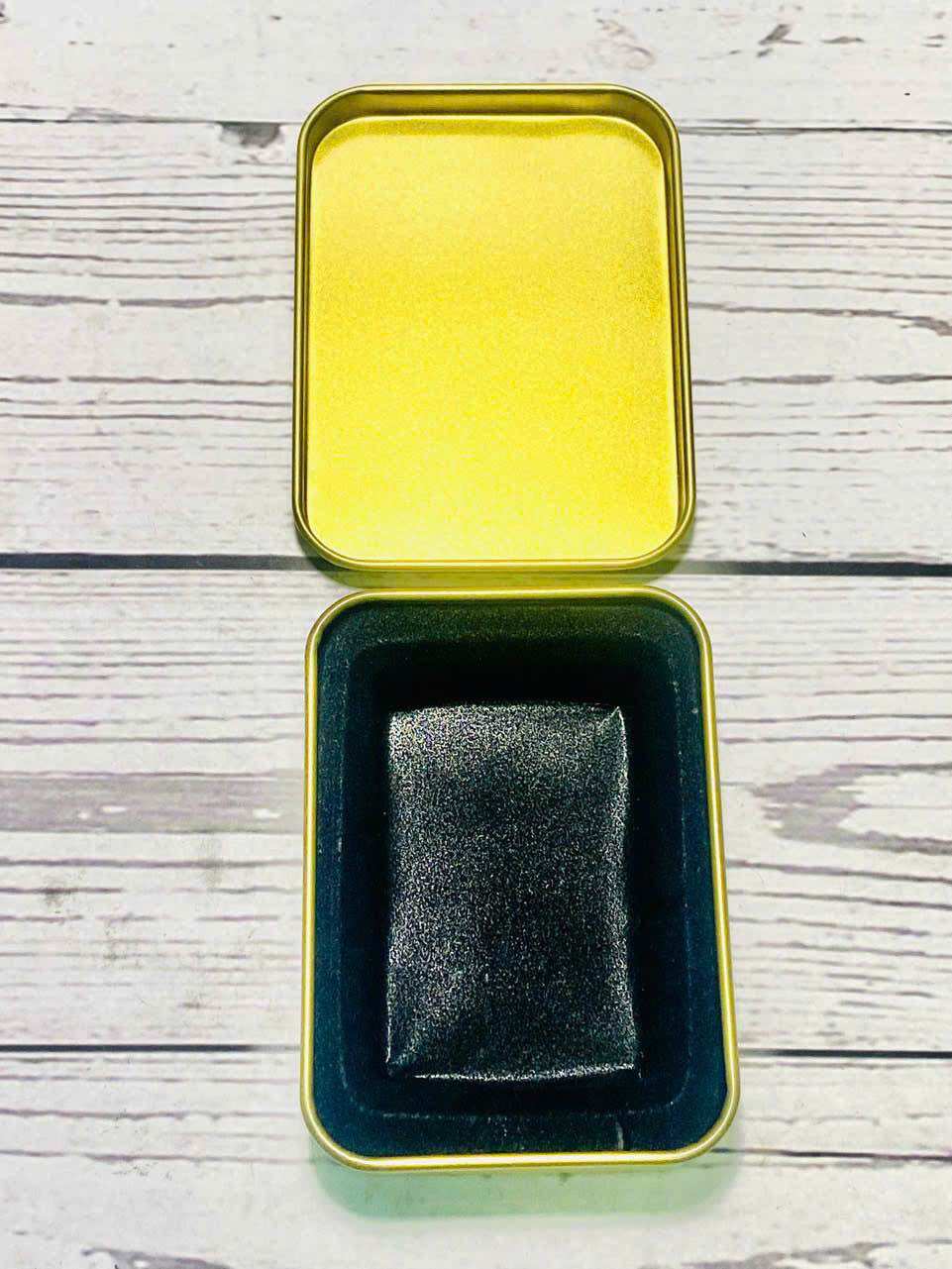 Hộp thiếc đựng và bảo quản Zippo